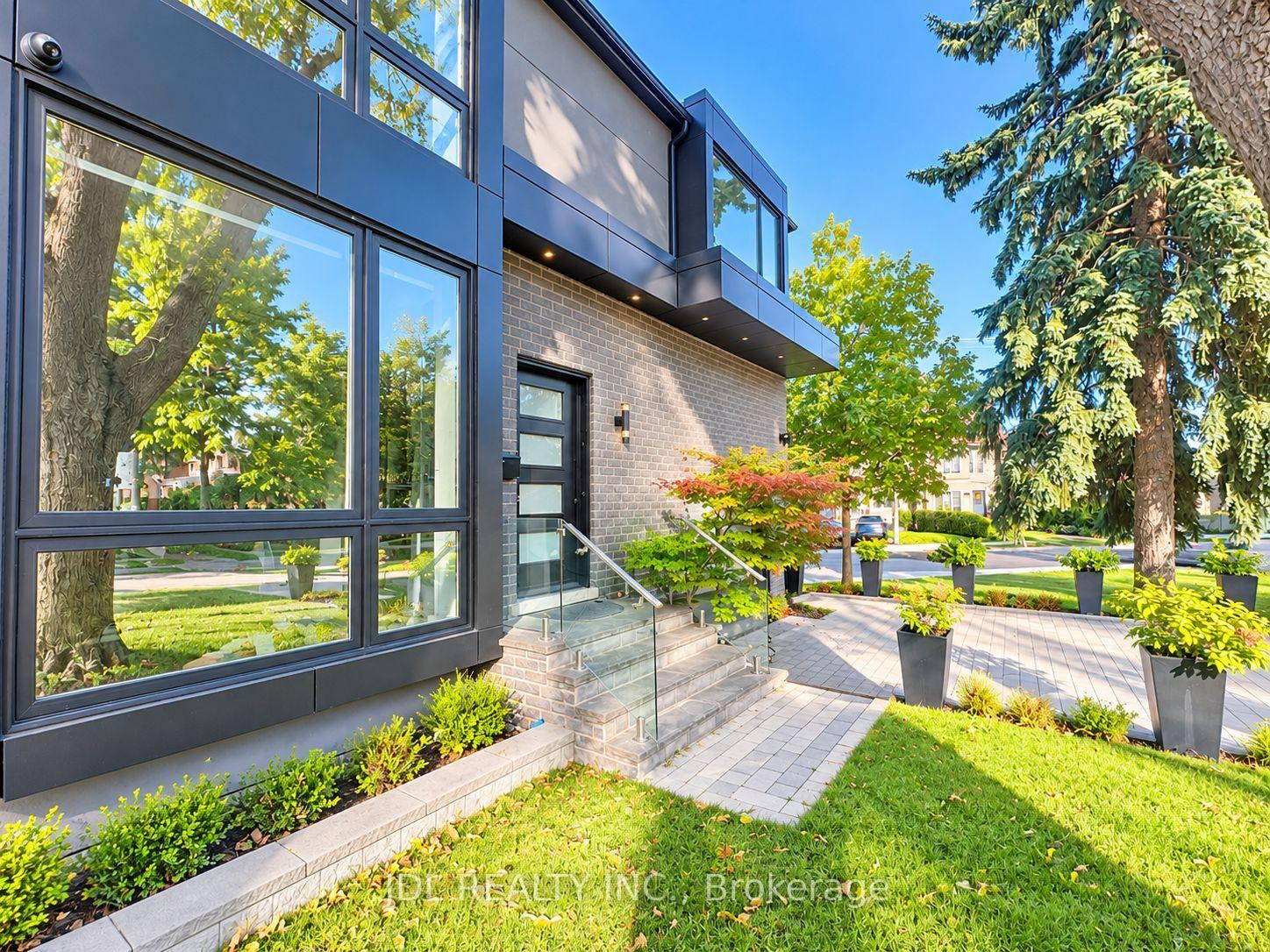 Photo 4 of 48 Sharron Drive, Toronto, Leaside — HOMEH