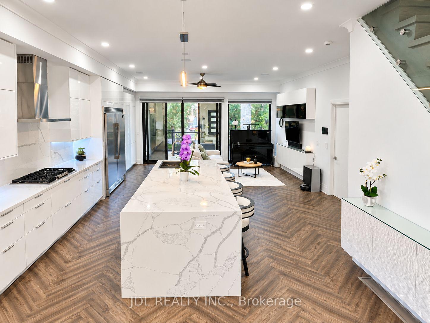 Photo 6 of 48 Sharron Drive, Toronto, Leaside — HOMEH