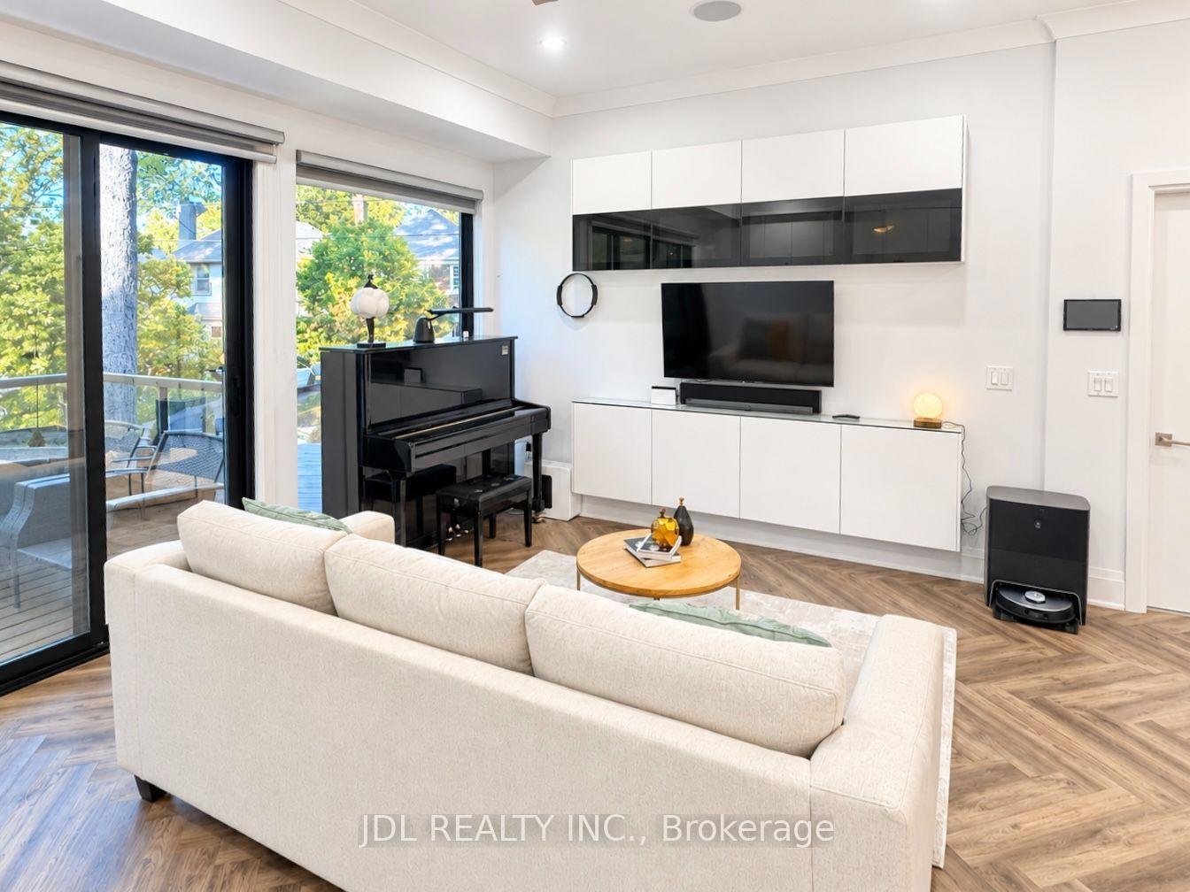 Photo 13 of 48 Sharron Drive, Toronto, Leaside — HOMEH