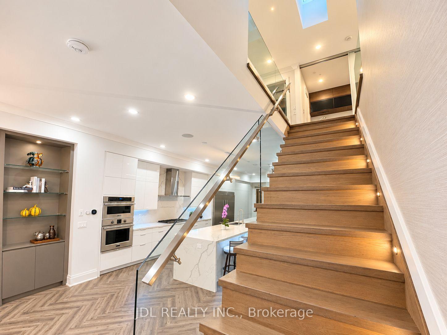 Photo 16 of 48 Sharron Drive, Toronto, Leaside — HOMEH
