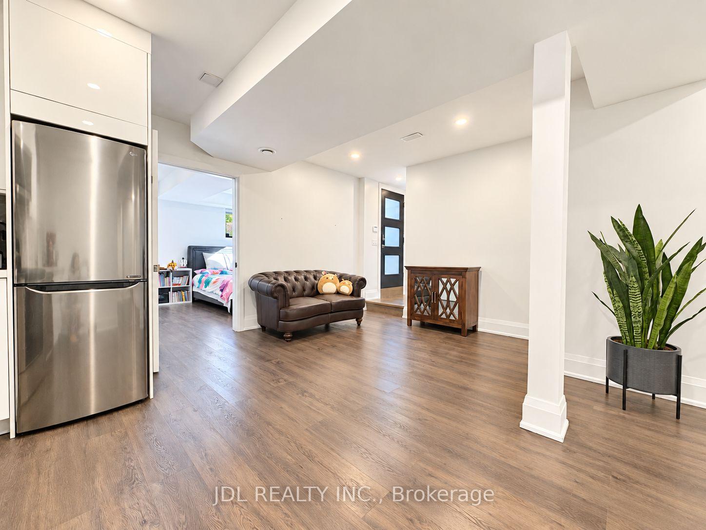 Photo 29 of 48 Sharron Drive, Toronto, Leaside — HOMEH