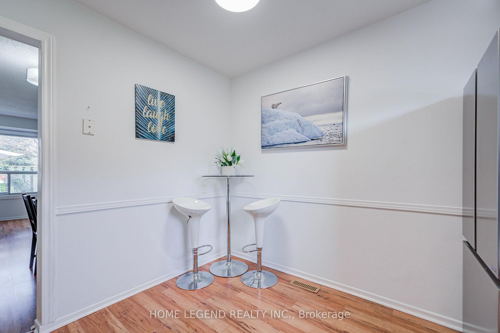 Photo 7 of 54 Crab Apple Way, North York, Parkwoods-Donalda — HOMEH