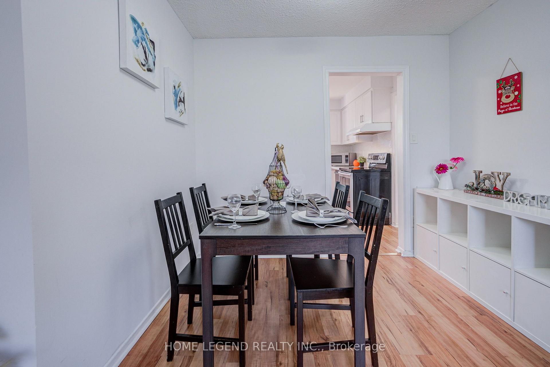 Photo 9 of 54 Crab Apple Way, North York, Parkwoods-Donalda — HOMEH