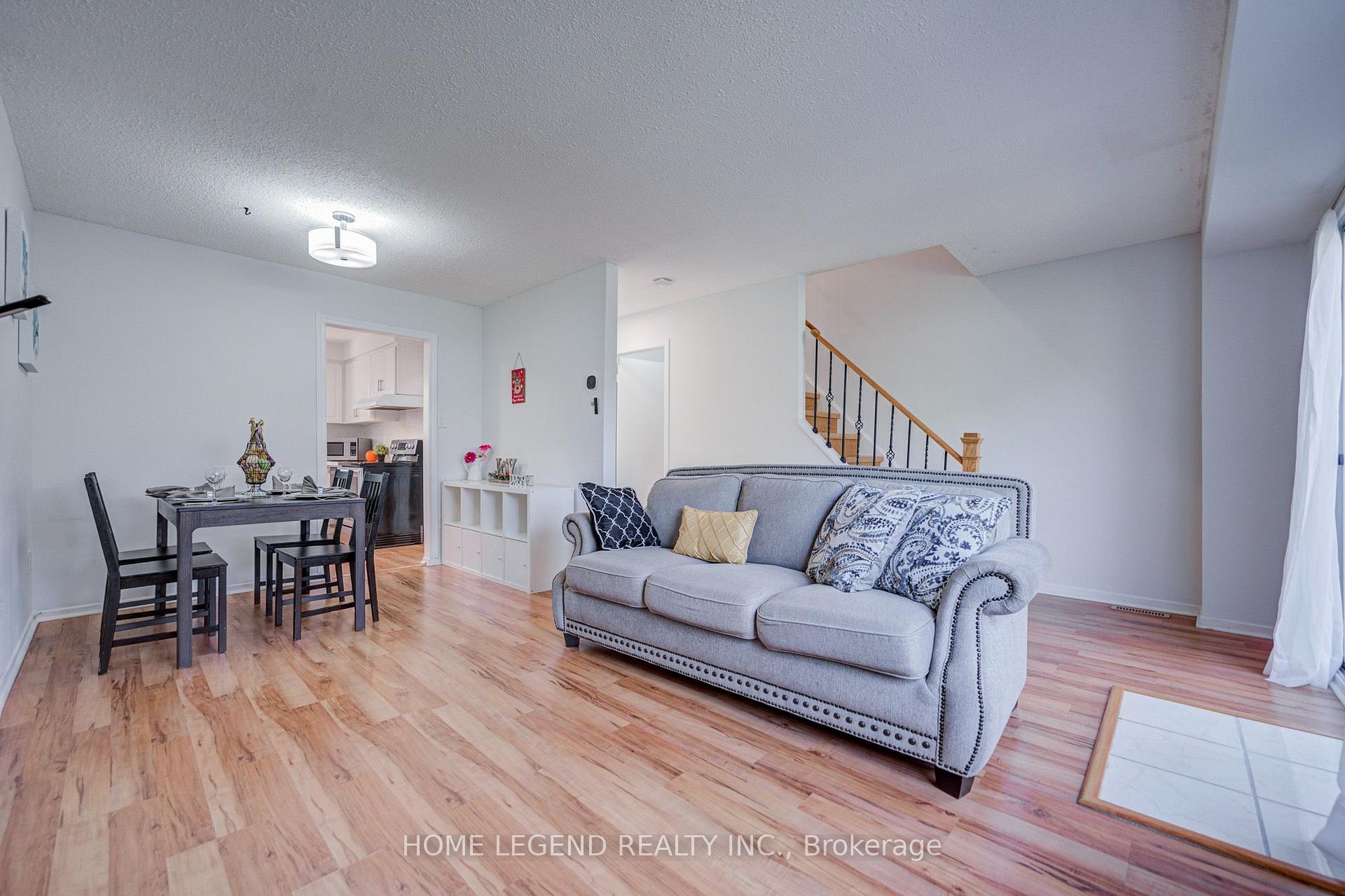 Photo 11 of 54 Crab Apple Way, North York, Parkwoods-Donalda — HOMEH