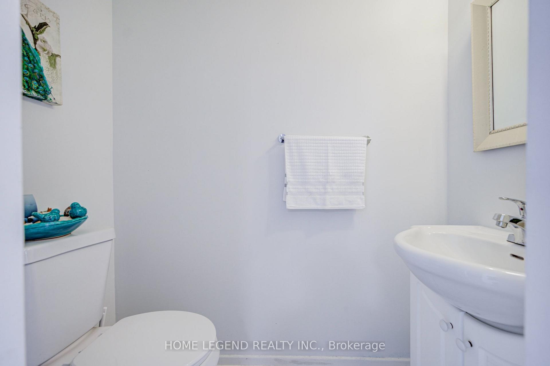 Photo 14 of 54 Crab Apple Way, North York, Parkwoods-Donalda — HOMEH