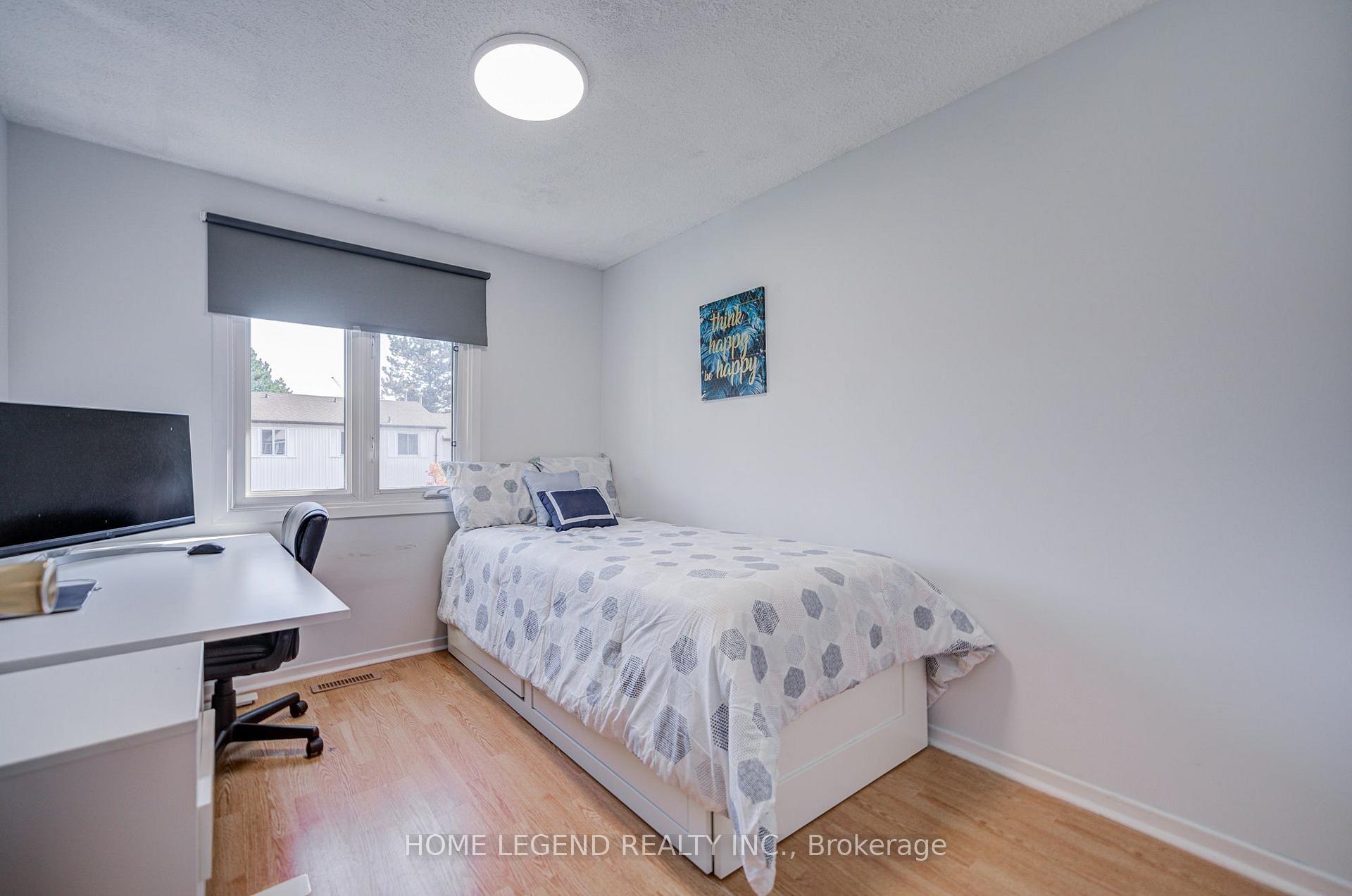 Photo 19 of 54 Crab Apple Way, North York, Parkwoods-Donalda — HOMEH
