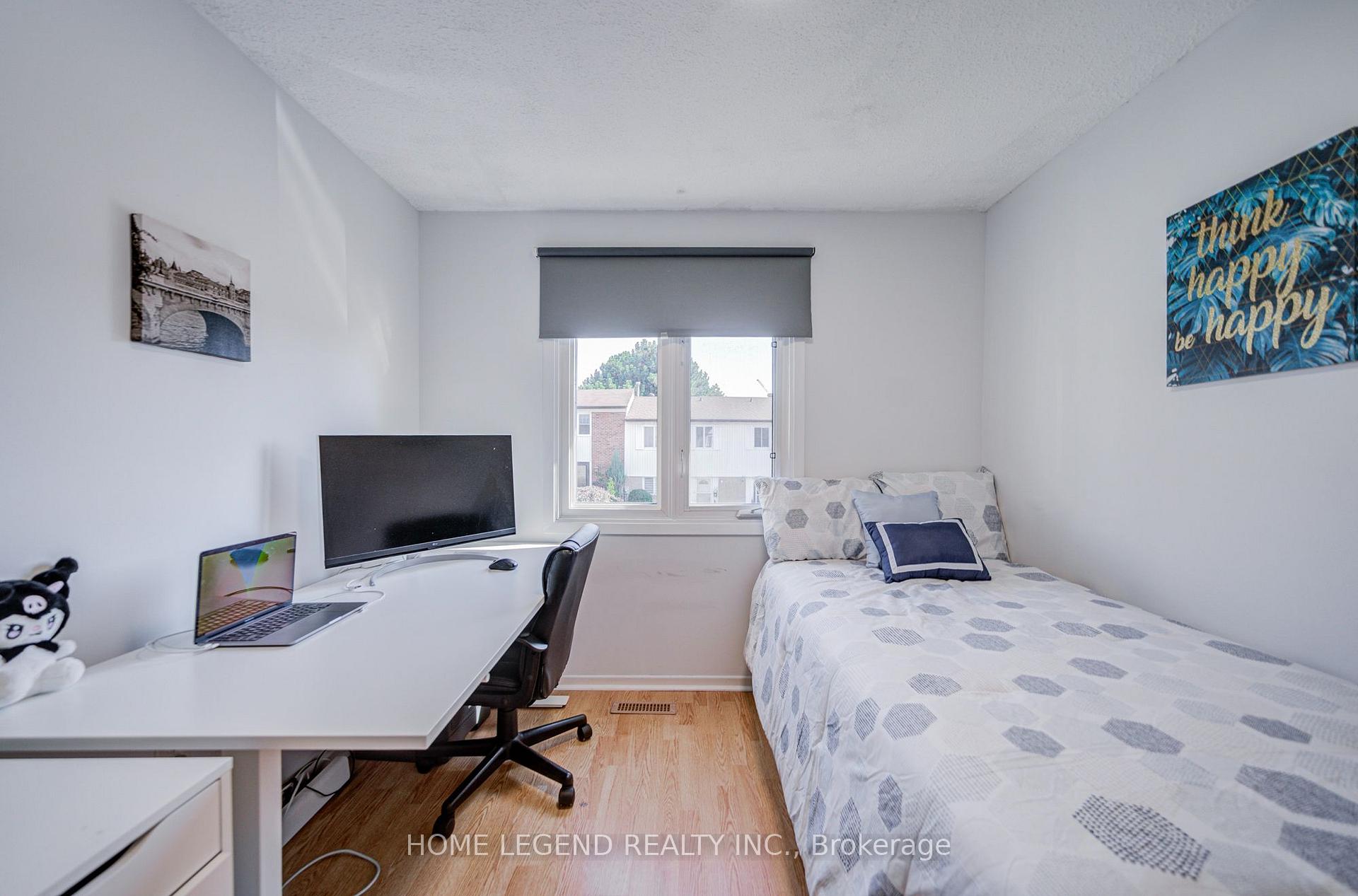 Photo 20 of 54 Crab Apple Way, North York, Parkwoods-Donalda — HOMEH