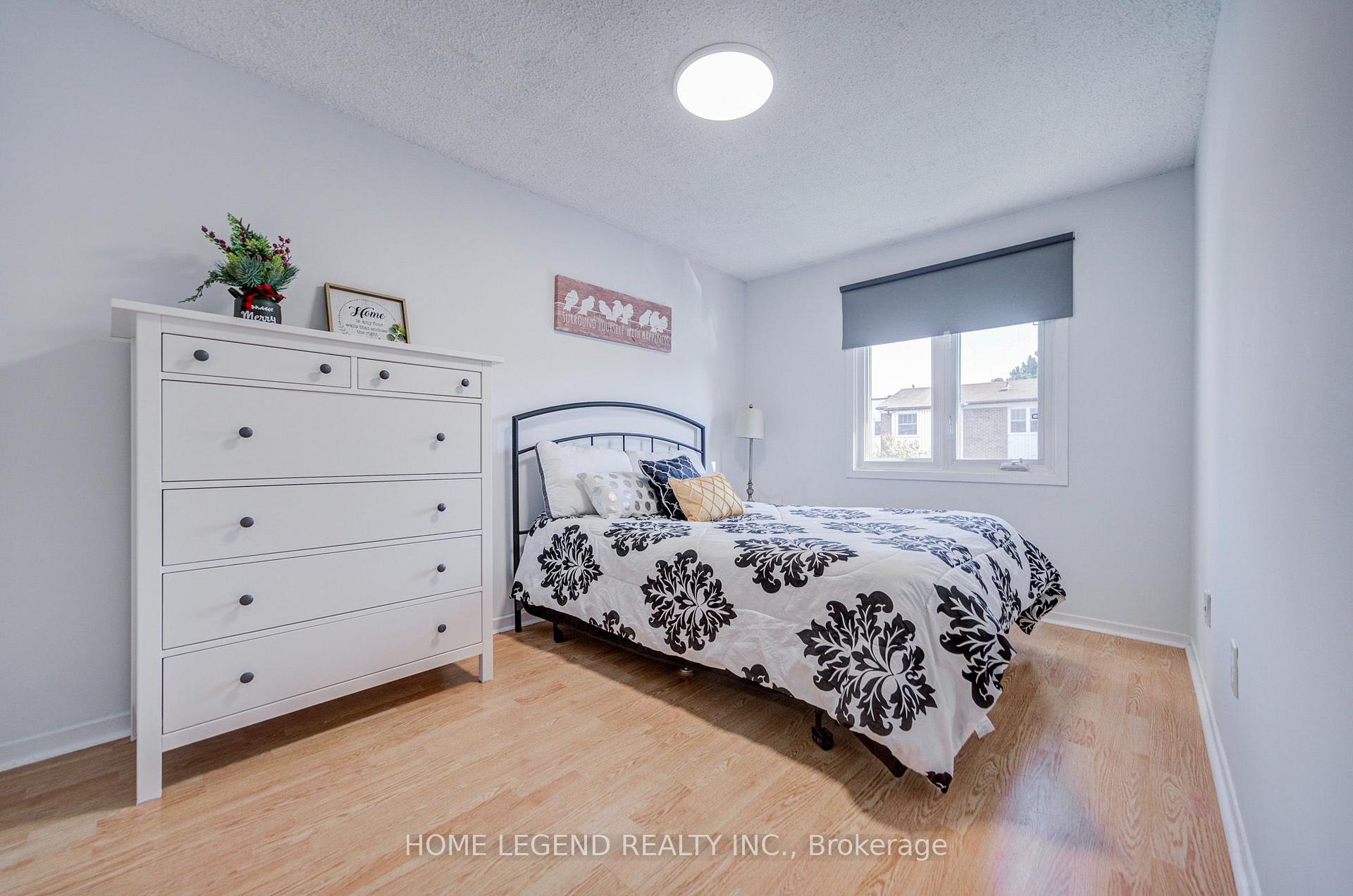 Photo 21 of 54 Crab Apple Way, North York, Parkwoods-Donalda — HOMEH