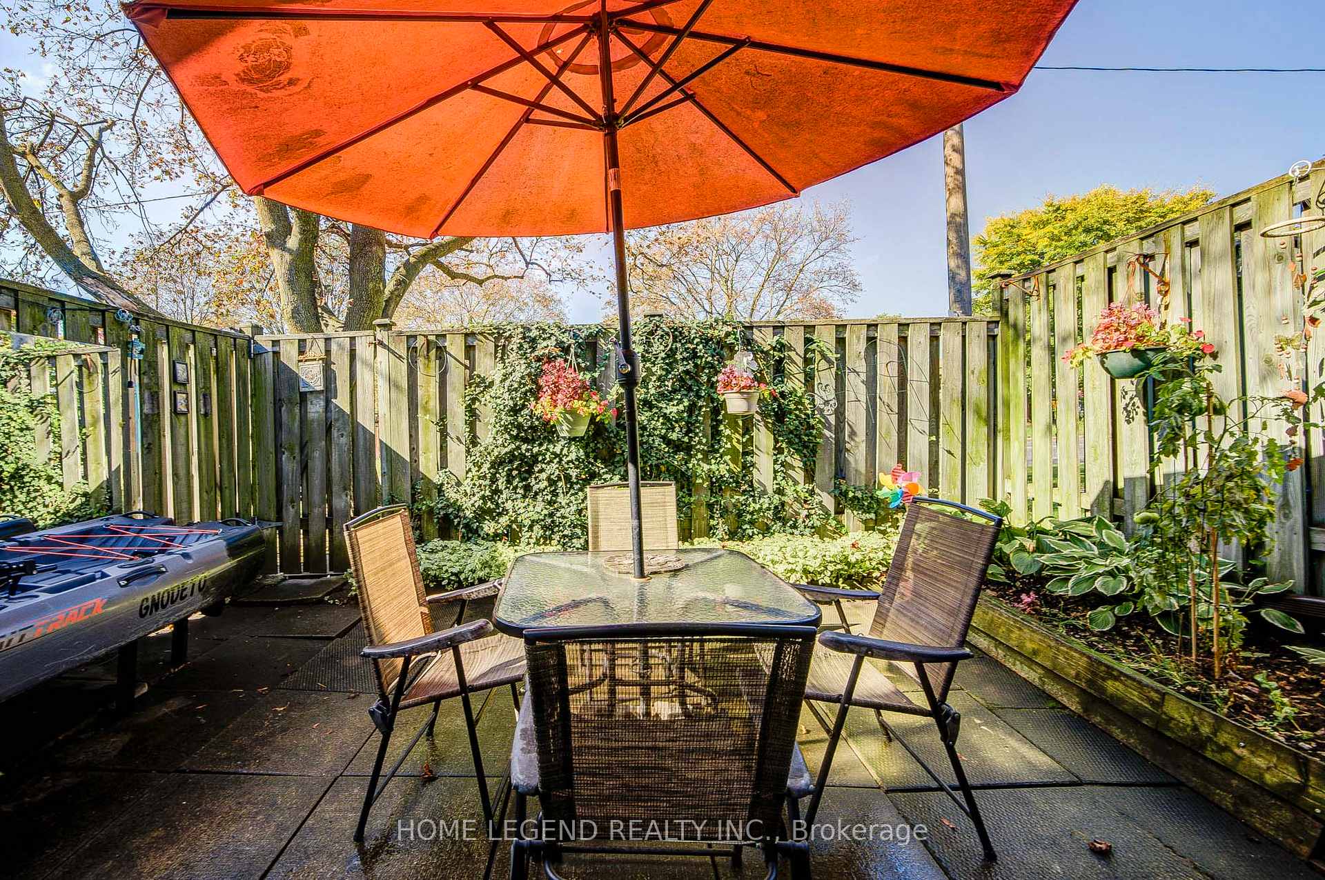 Photo 33 of 54 Crab Apple Way, North York, Parkwoods-Donalda — HOMEH