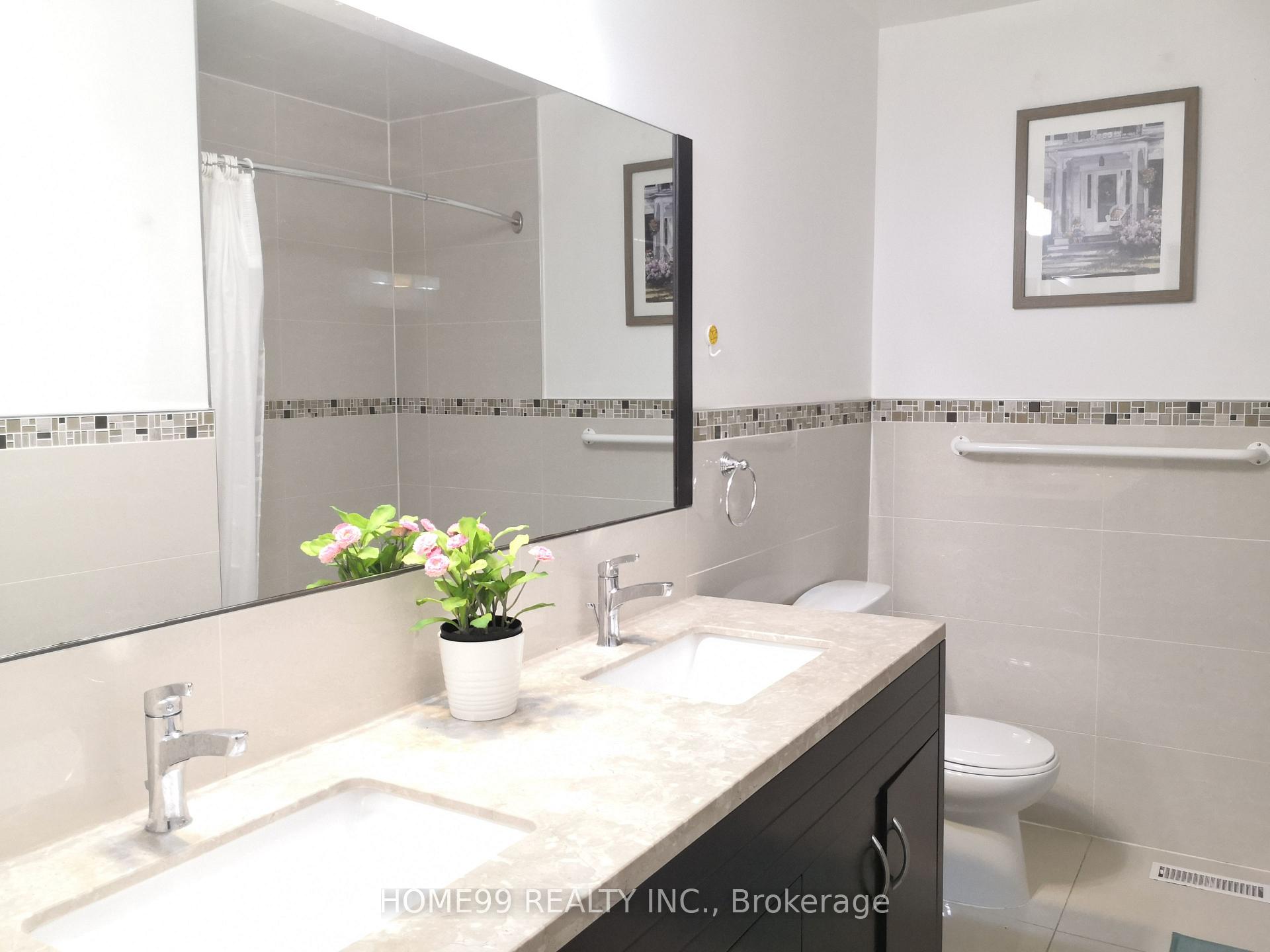 Photo 6 of Unit upper, 137 Pineway Boulevard, North York, Bayview Woods-Steeles — HOMEH