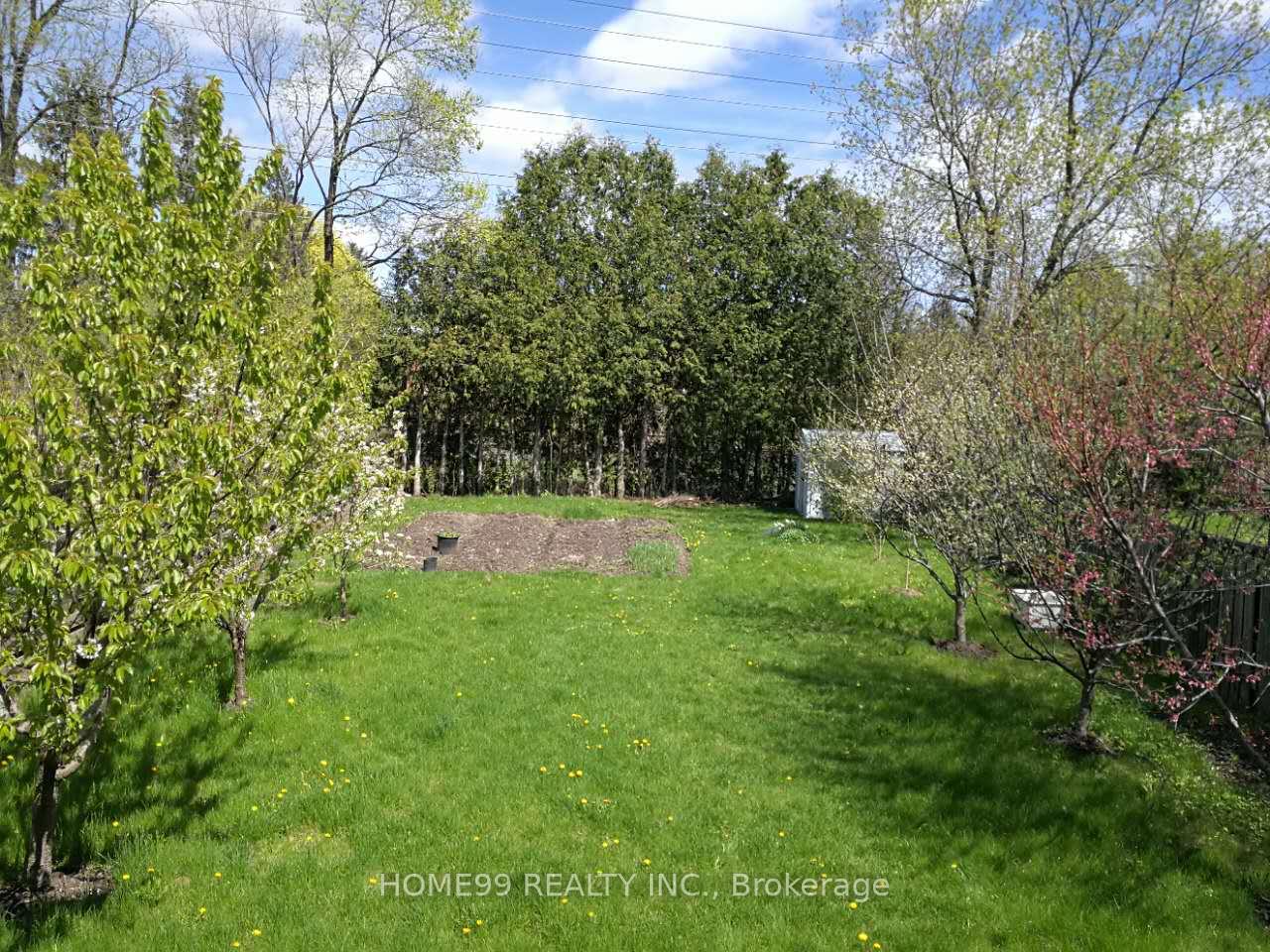Photo 11 of Unit upper, 137 Pineway Boulevard, North York, Bayview Woods-Steeles — HOMEH