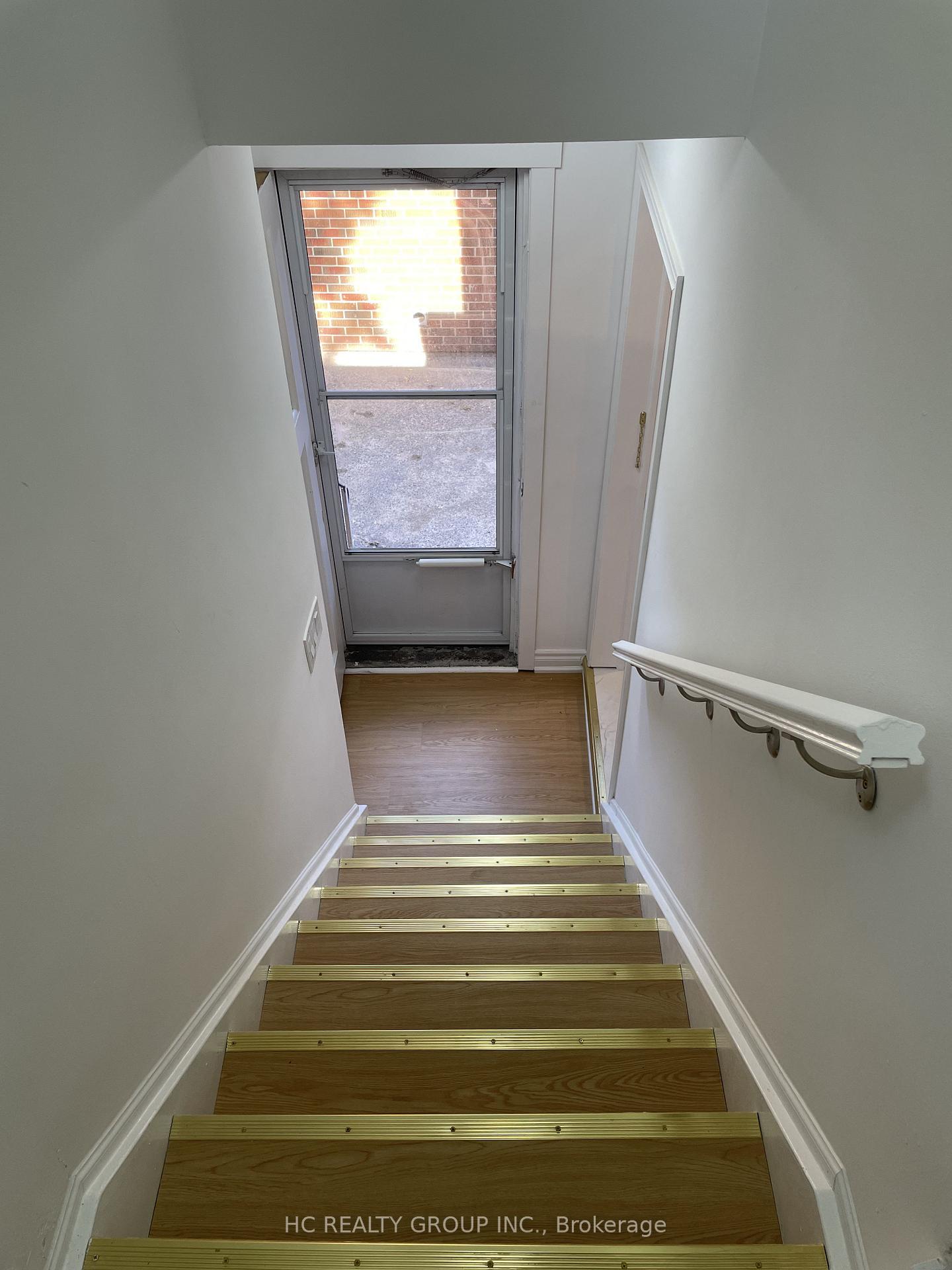 Photo 3 of Unit Upper, 48 Torrens Avenue, Toronto, Broadview North — HOMEH