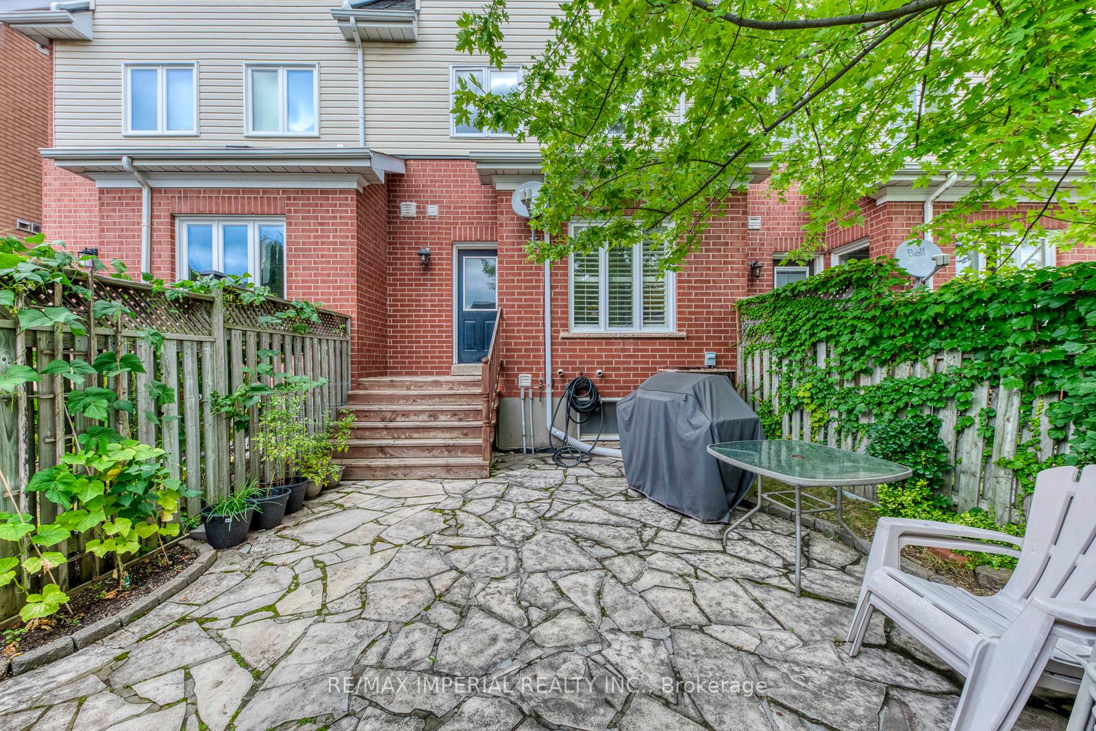 Photo 2 of 20 The Greenery, Oakville, River Oaks — HOMEH