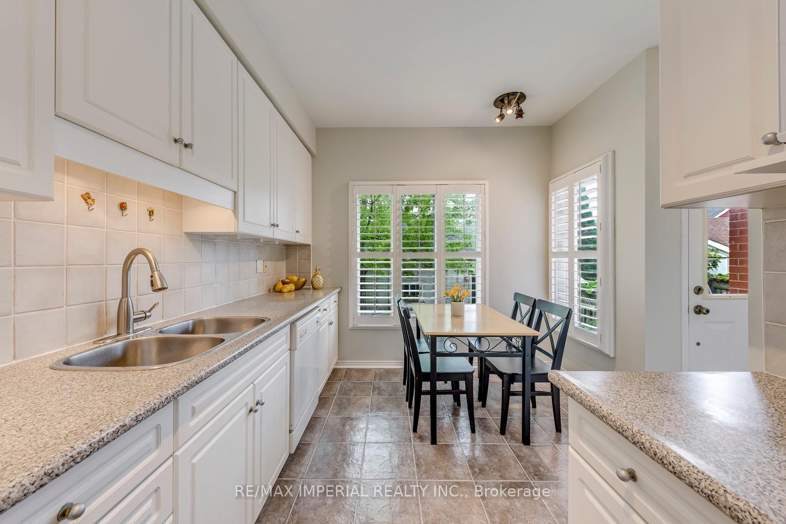 Photo 23 of 20 The Greenery, Oakville, River Oaks — HOMEH