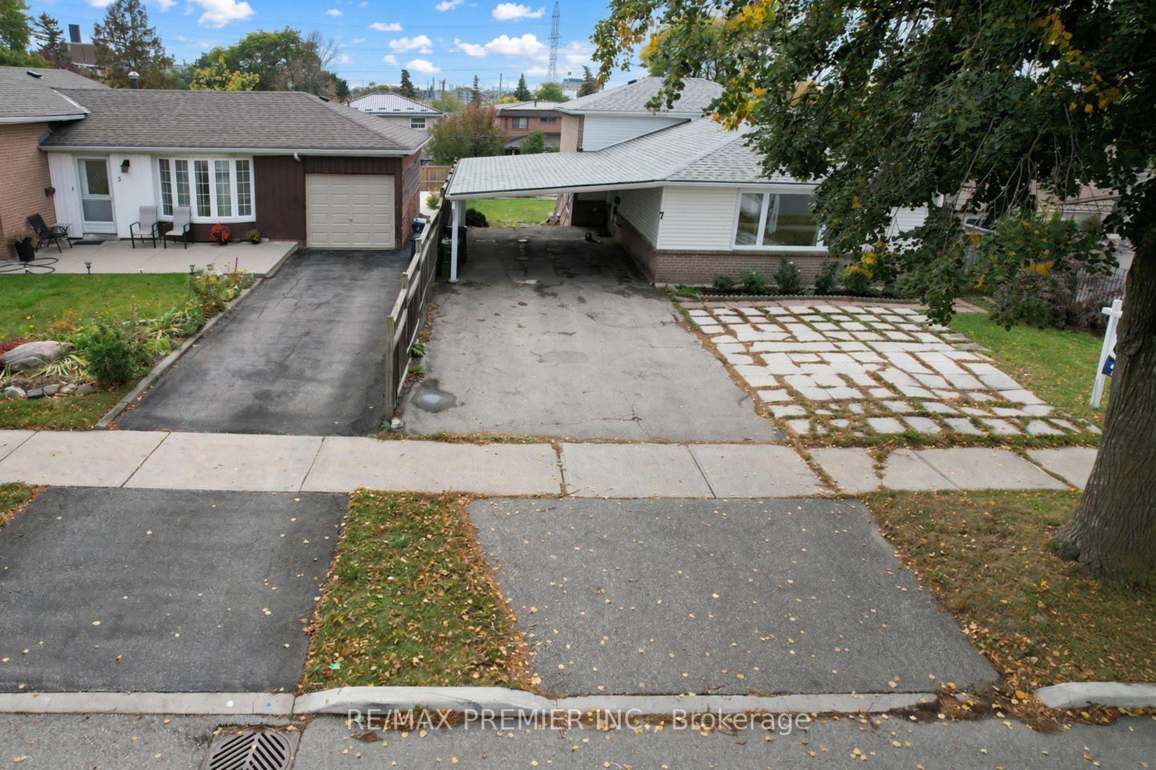 Photo 2 of 7 Artech Court, North York, Black Creek — HOMEH