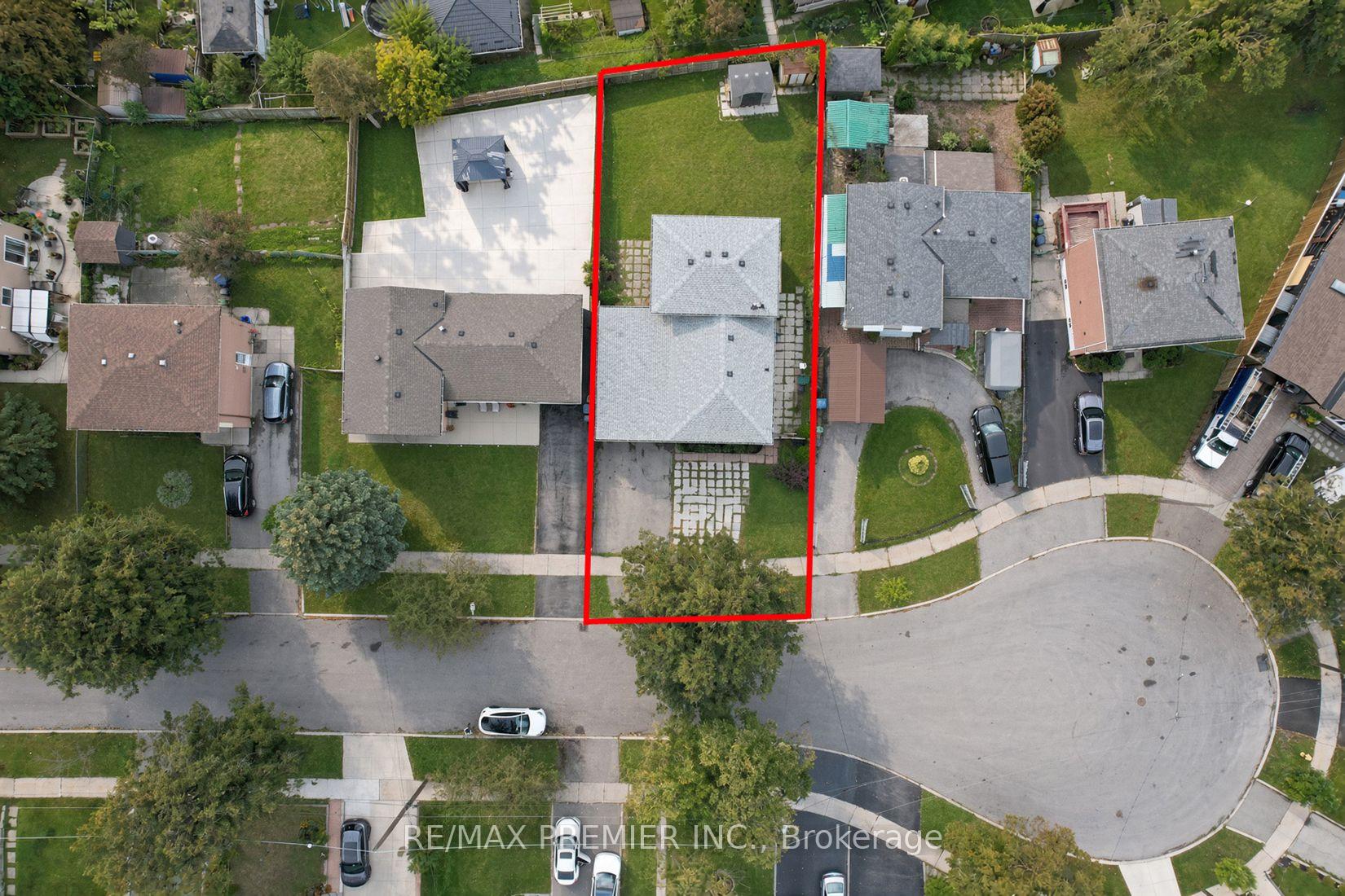 Photo 4 of 7 Artech Court, North York, Black Creek — HOMEH