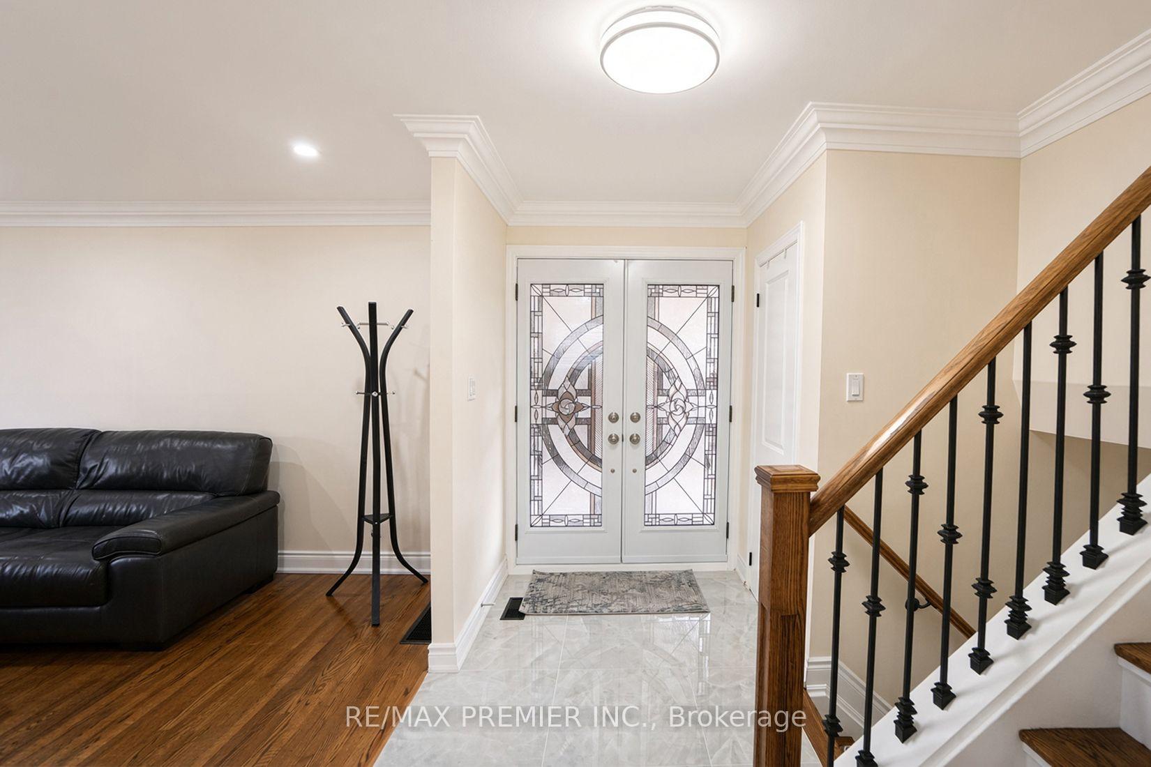 Photo 14 of 7 Artech Court, North York, Black Creek — HOMEH