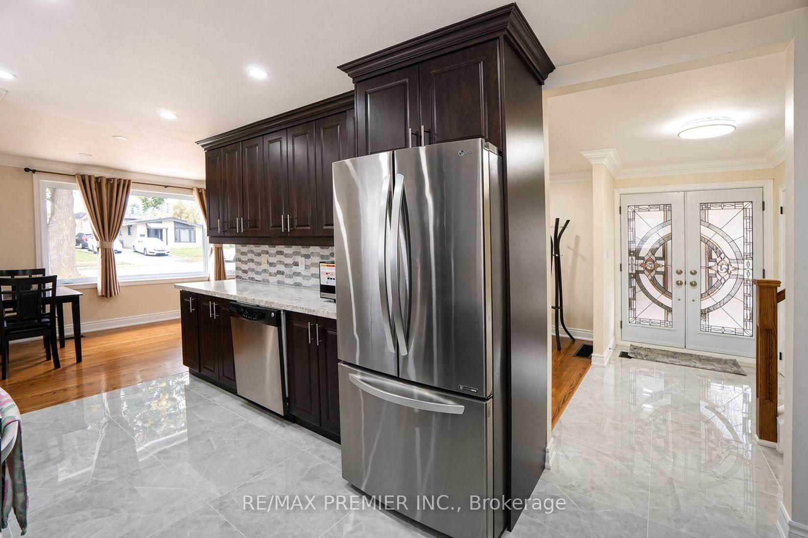 Photo 22 of 7 Artech Court, North York, Black Creek — HOMEH