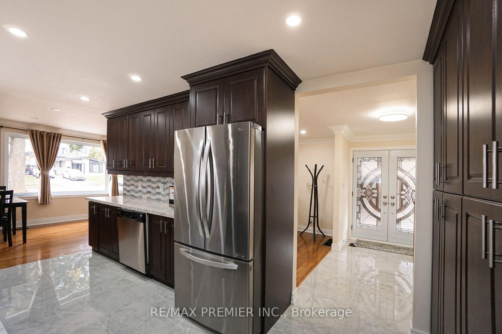 Photo 23 of 7 Artech Court, North York, Black Creek — HOMEH