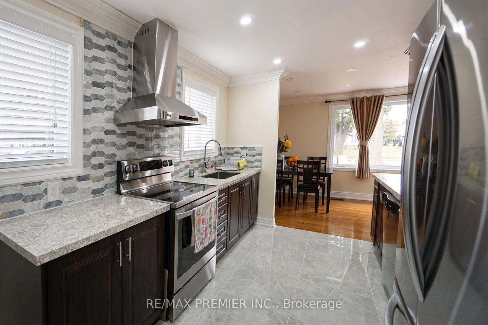 Photo 24 of 7 Artech Court, North York, Black Creek — HOMEH