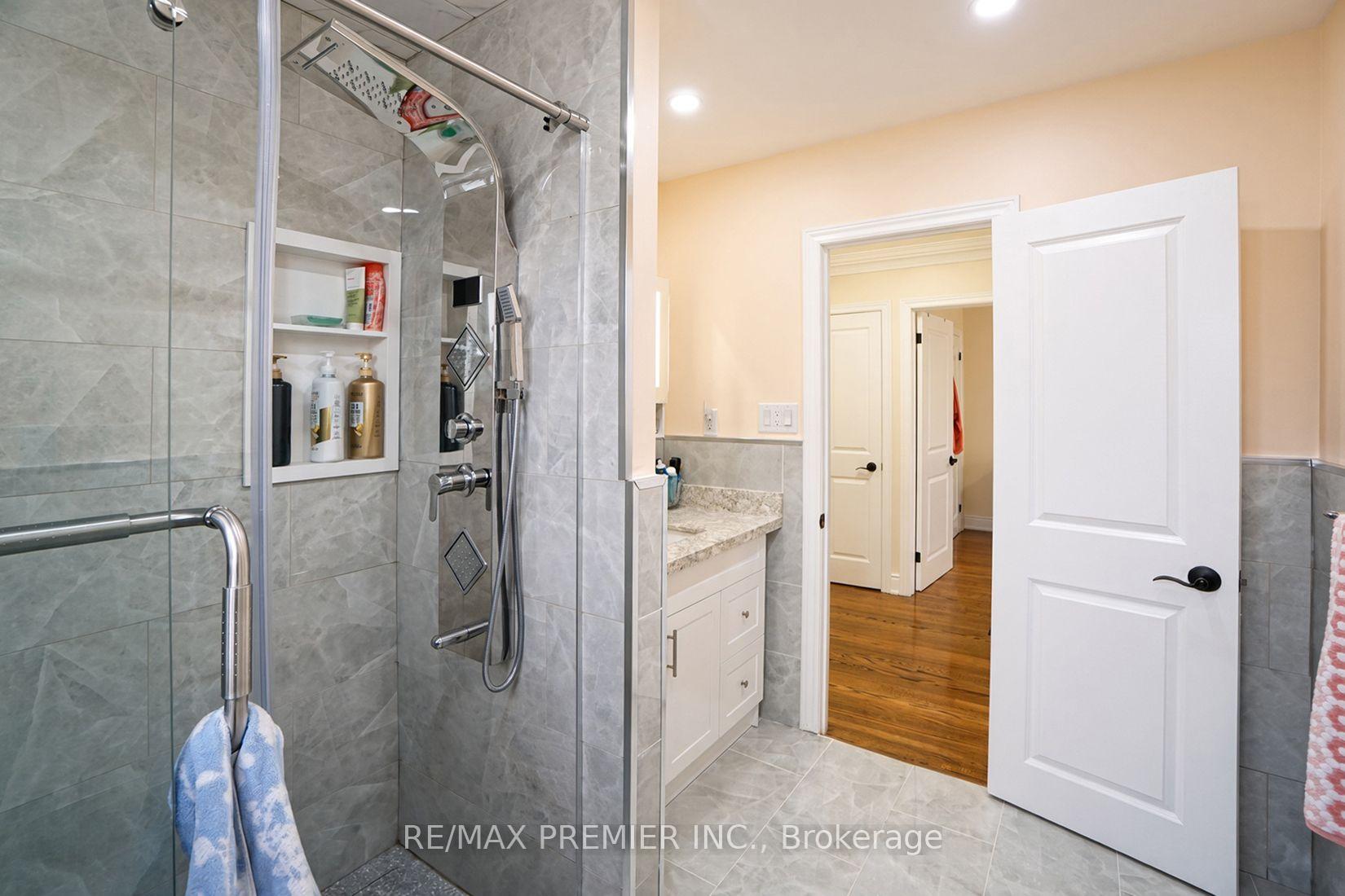 Photo 30 of 7 Artech Court, North York, Black Creek — HOMEH