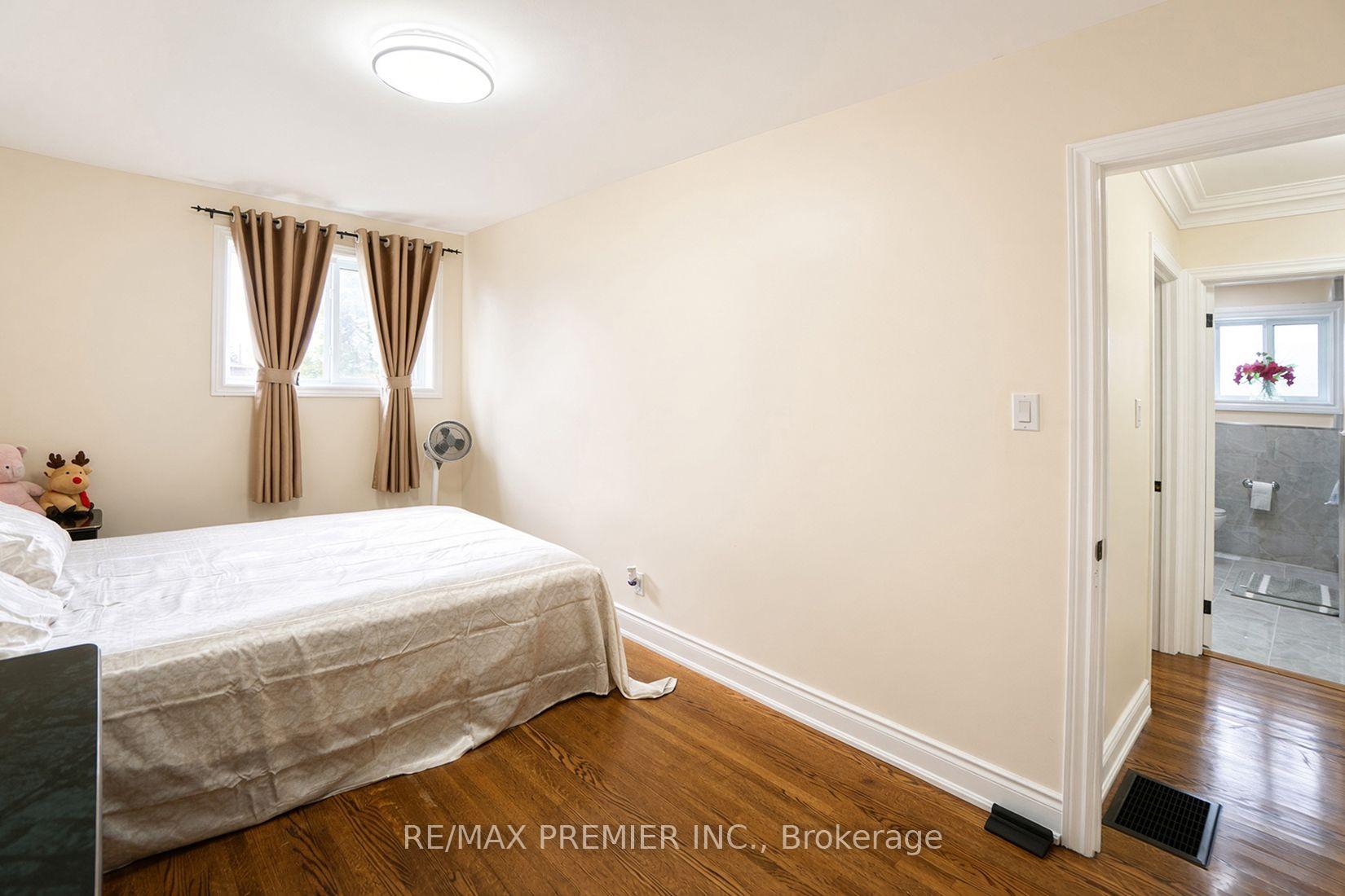 Photo 33 of 7 Artech Court, North York, Black Creek — HOMEH