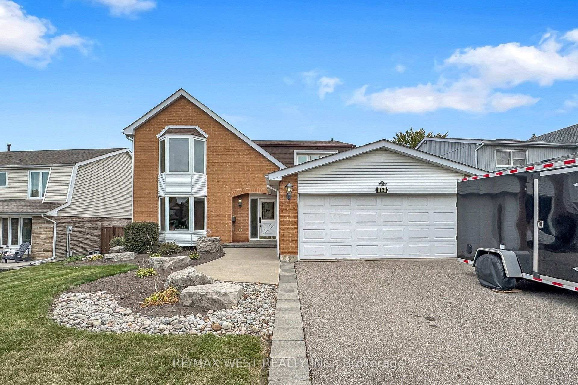Photo 2 of 13 Mansfield Street, Brampton, Central Park — HOMEH