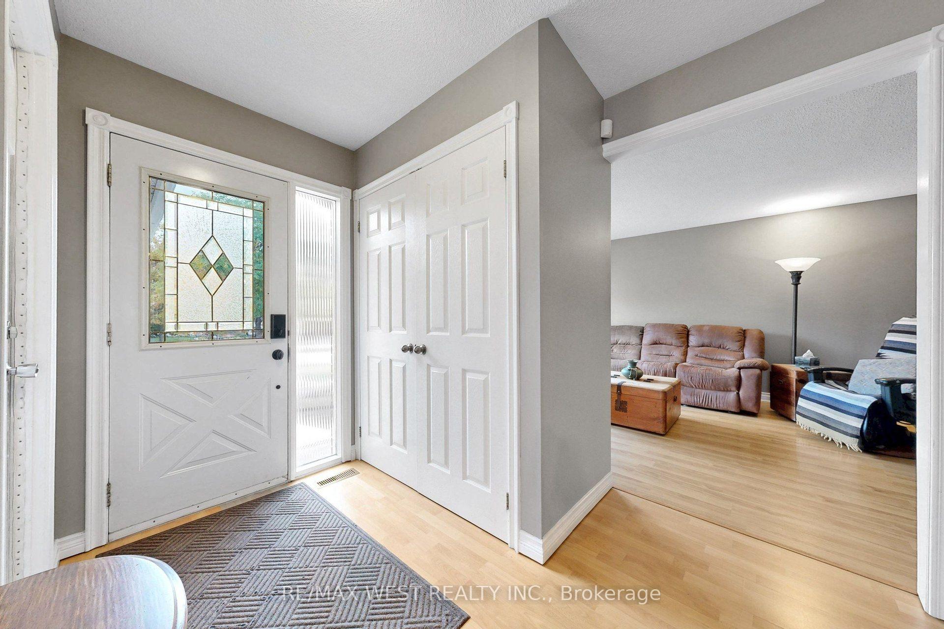Photo 4 of 13 Mansfield Street, Brampton, Central Park — HOMEH