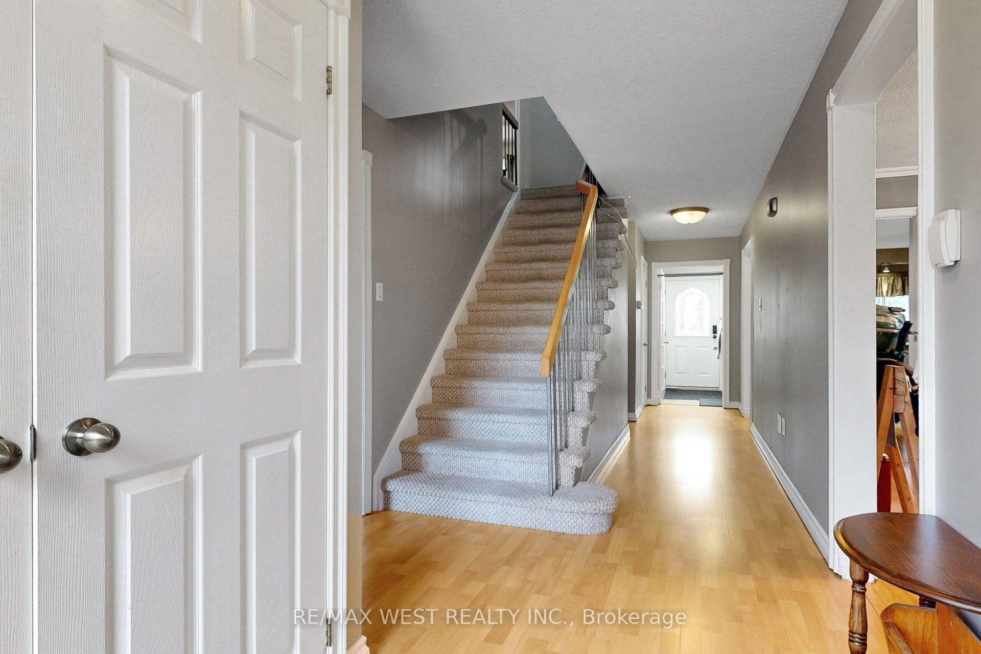Photo 5 of 13 Mansfield Street, Brampton, Central Park — HOMEH