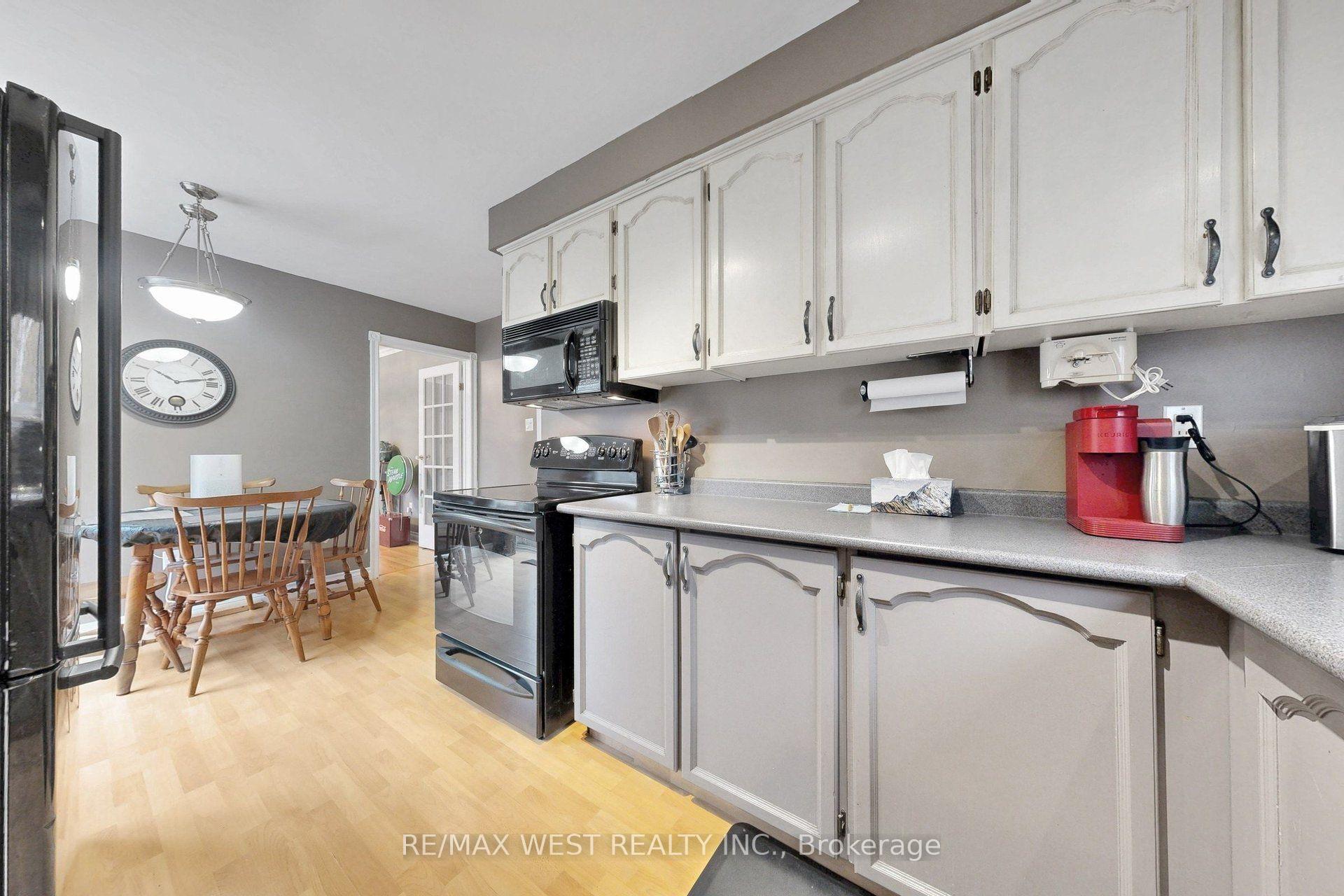 Photo 12 of 13 Mansfield Street, Brampton, Central Park — HOMEH