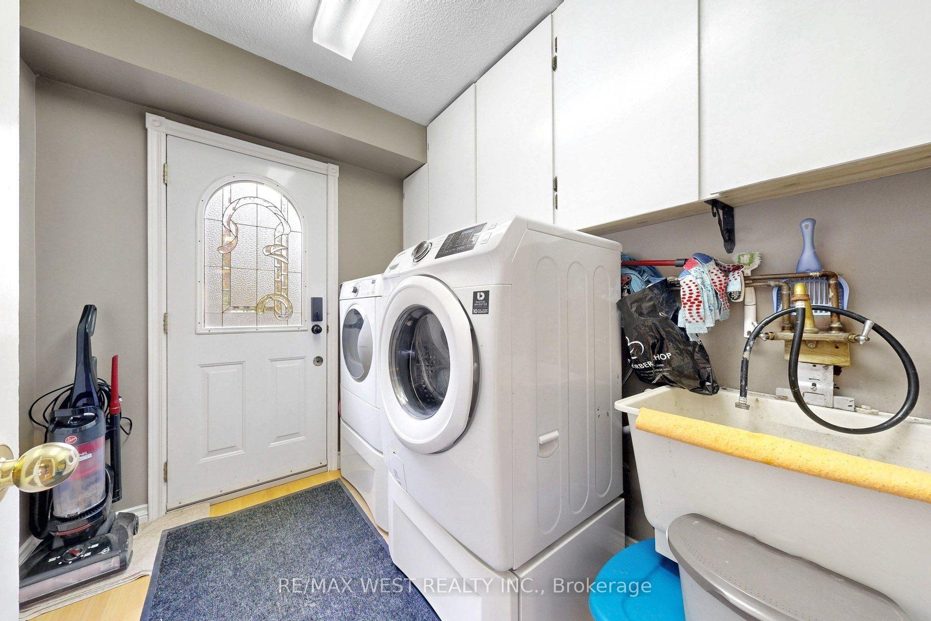 Photo 17 of 13 Mansfield Street, Brampton, Central Park — HOMEH