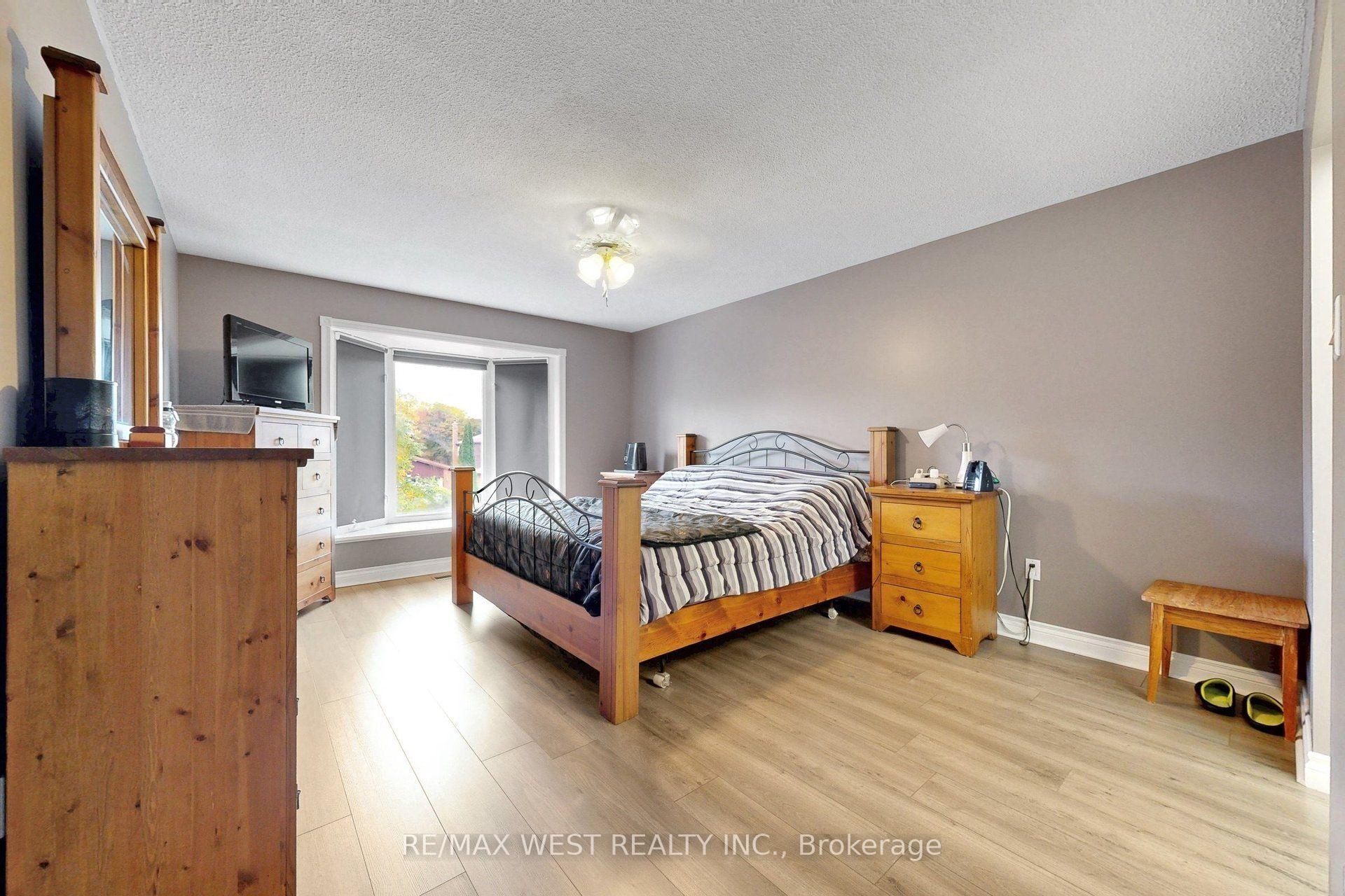 Photo 20 of 13 Mansfield Street, Brampton, Central Park — HOMEH