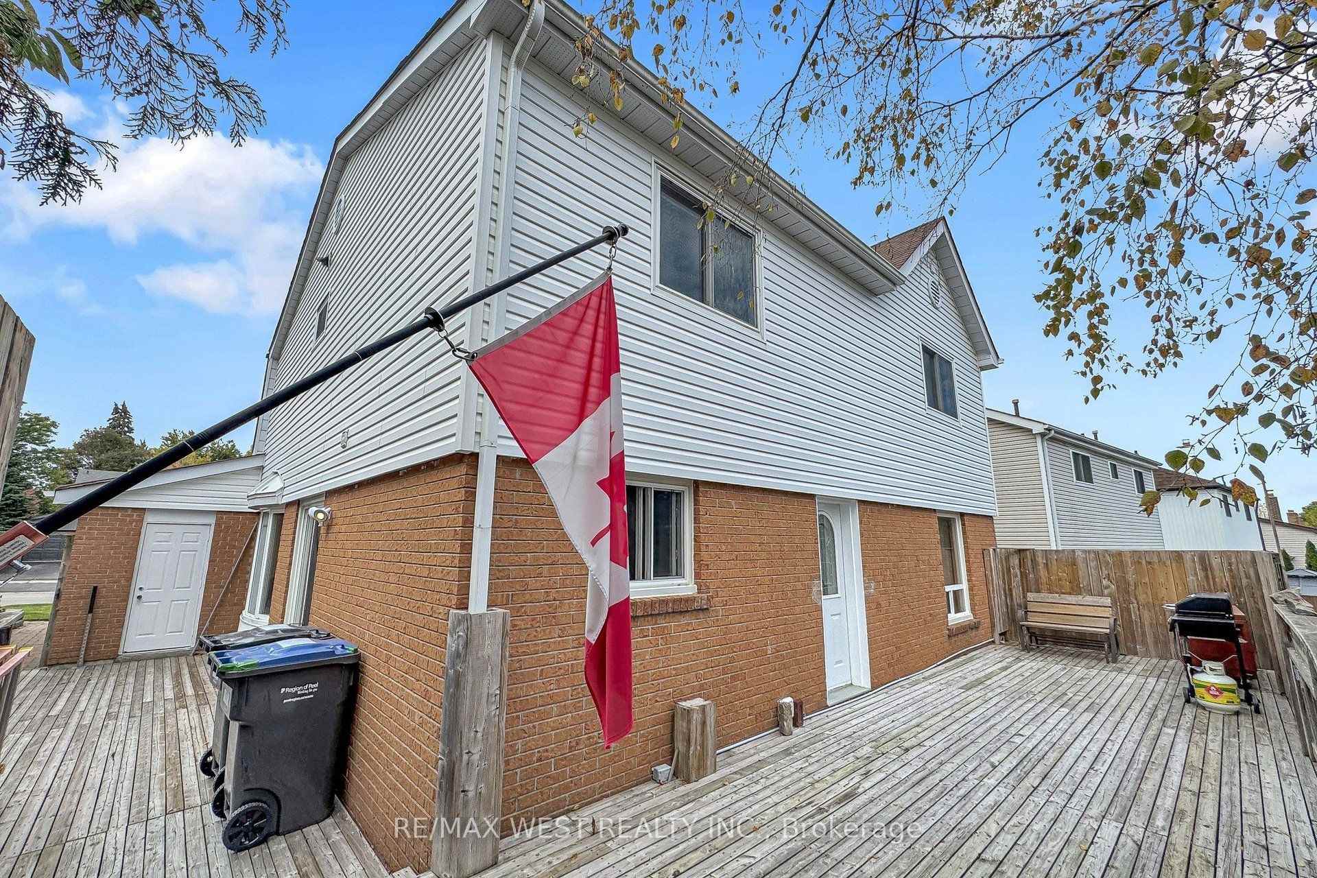 Photo 38 of 13 Mansfield Street, Brampton, Central Park — HOMEH