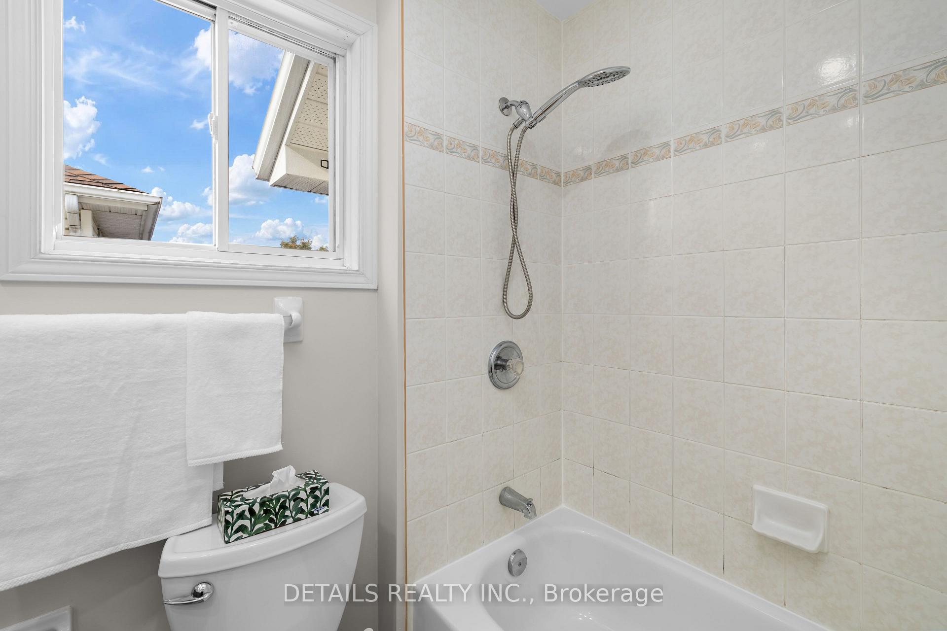 Photo 32 of 106 Woodgate Way, Ottawa, Barrhaven - Longfields — HOMEH
