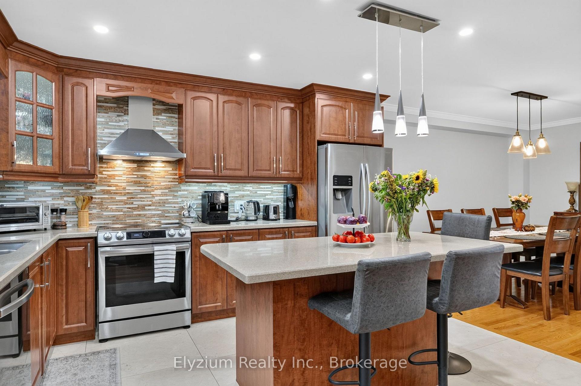 Photo 3 of 4193 Martlen Crescent, Mississauga, Erin Mills — HOMEH