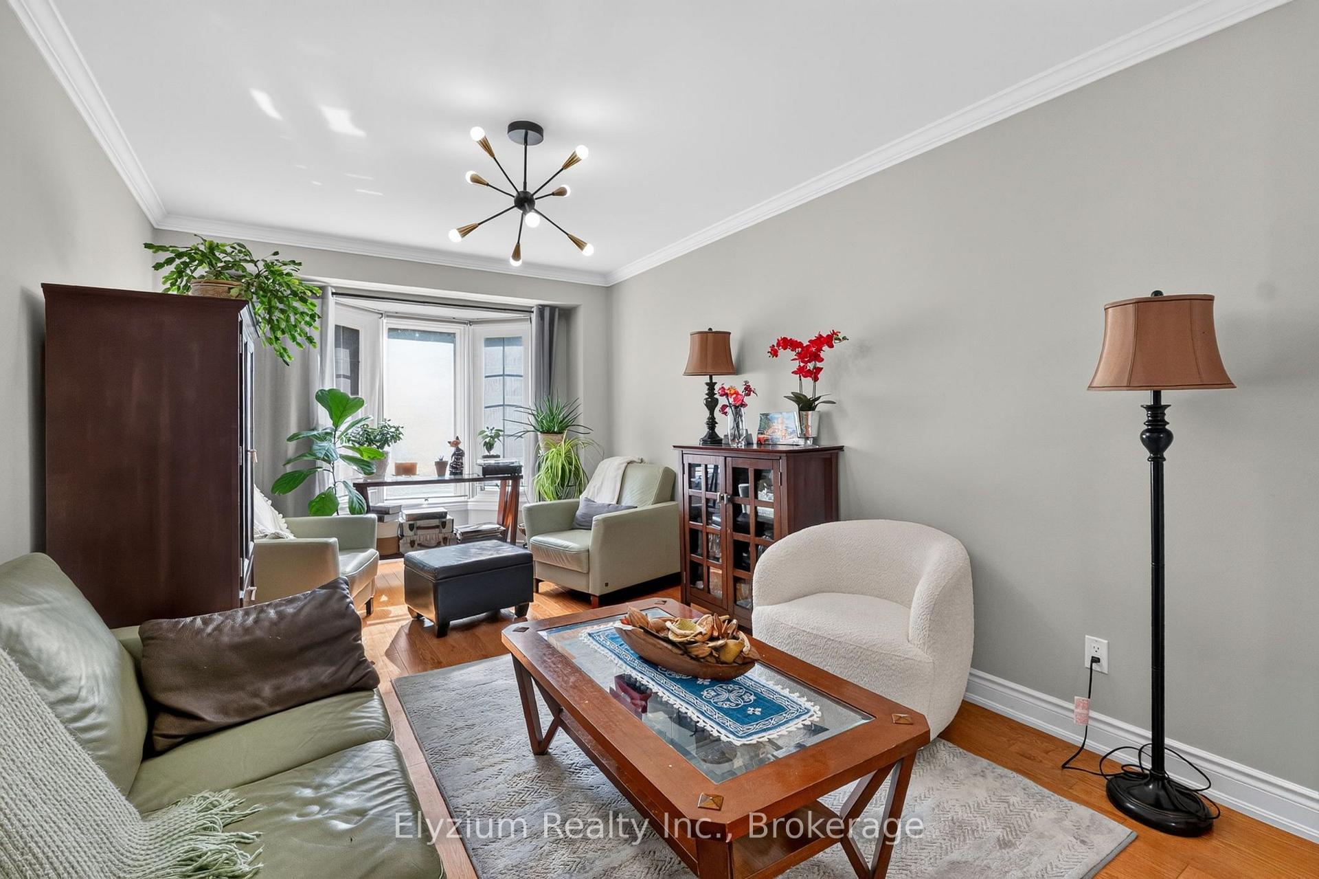 Photo 8 of 4193 Martlen Crescent, Mississauga, Erin Mills — HOMEH