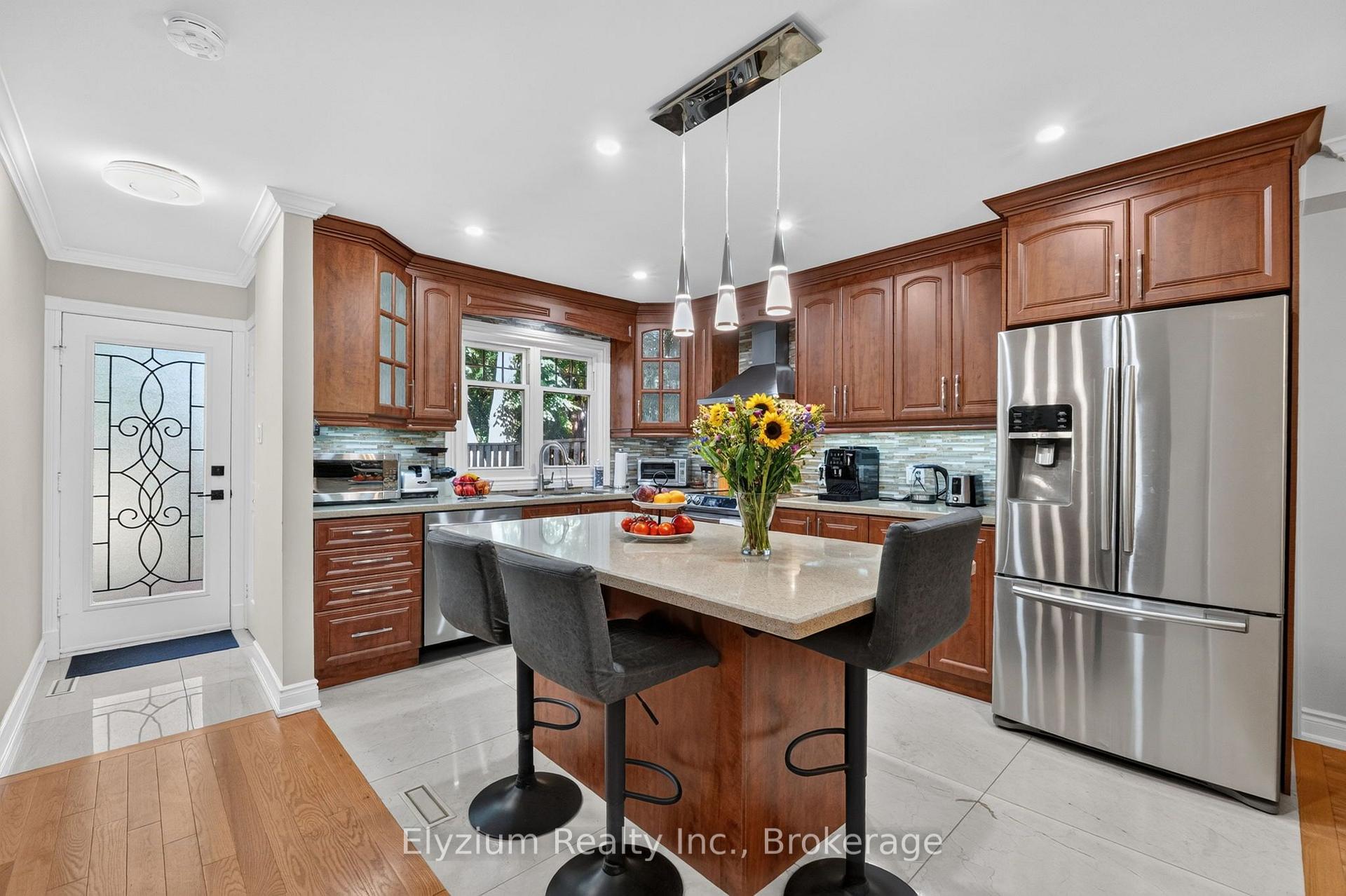 Photo 10 of 4193 Martlen Crescent, Mississauga, Erin Mills — HOMEH