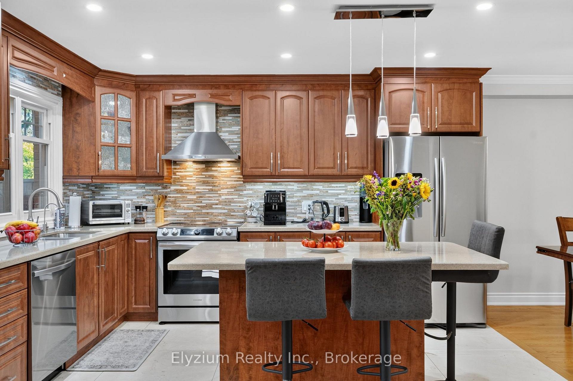Photo 12 of 4193 Martlen Crescent, Mississauga, Erin Mills — HOMEH