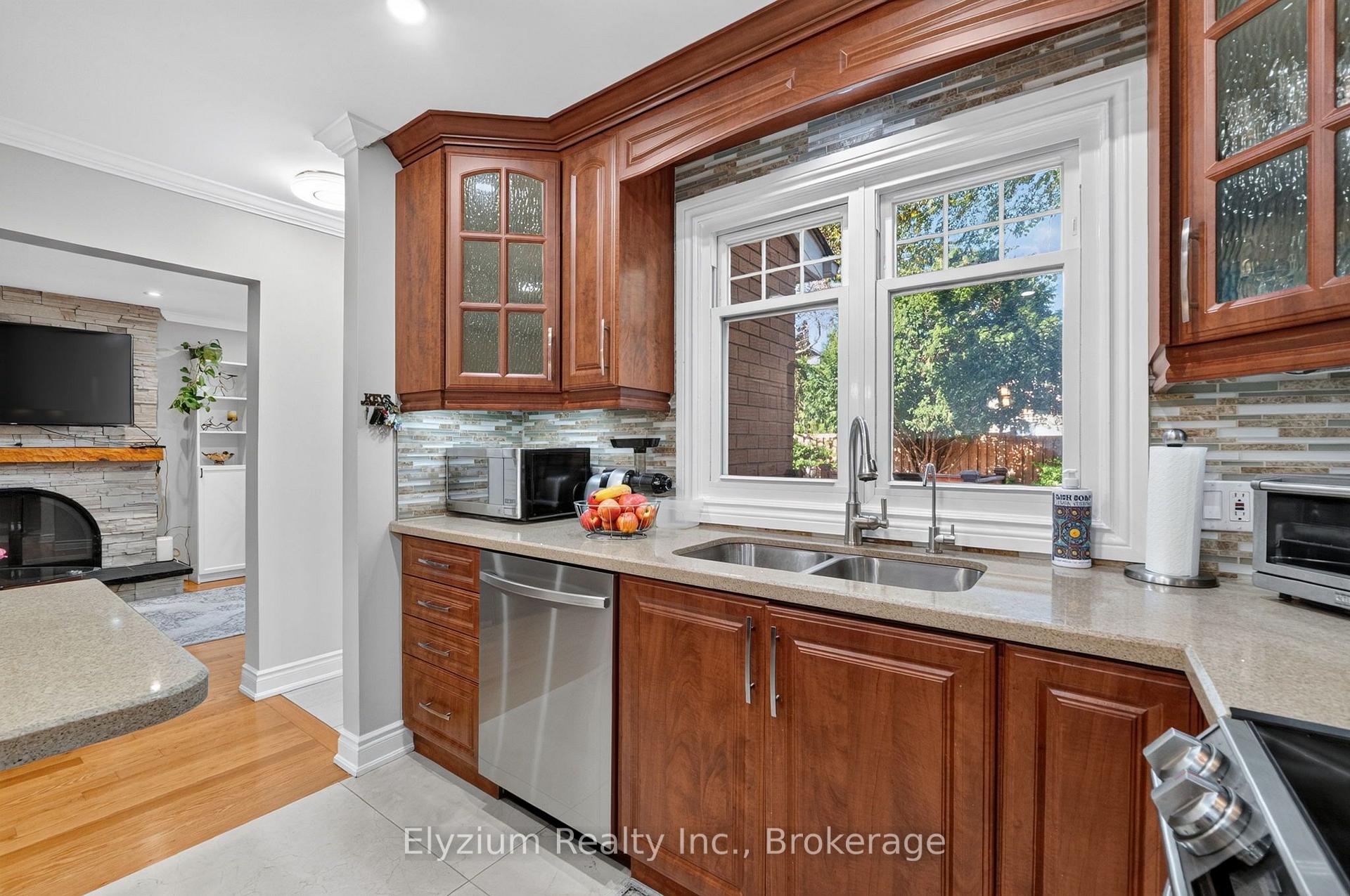 Photo 13 of 4193 Martlen Crescent, Mississauga, Erin Mills — HOMEH