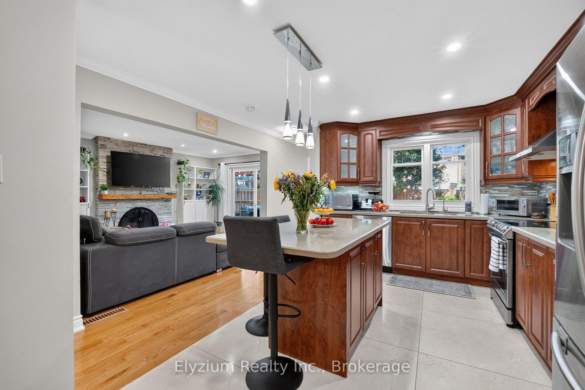 Photo 15 of 4193 Martlen Crescent, Mississauga, Erin Mills — HOMEH