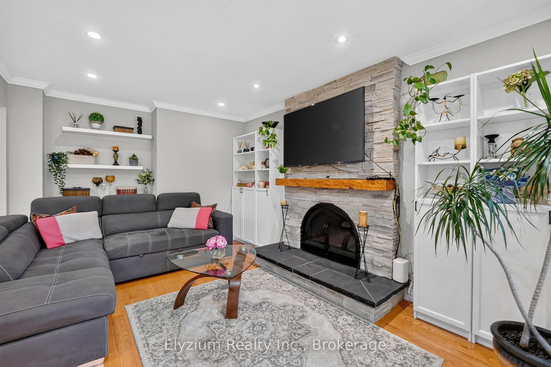 Photo 19 of 4193 Martlen Crescent, Mississauga, Erin Mills — HOMEH