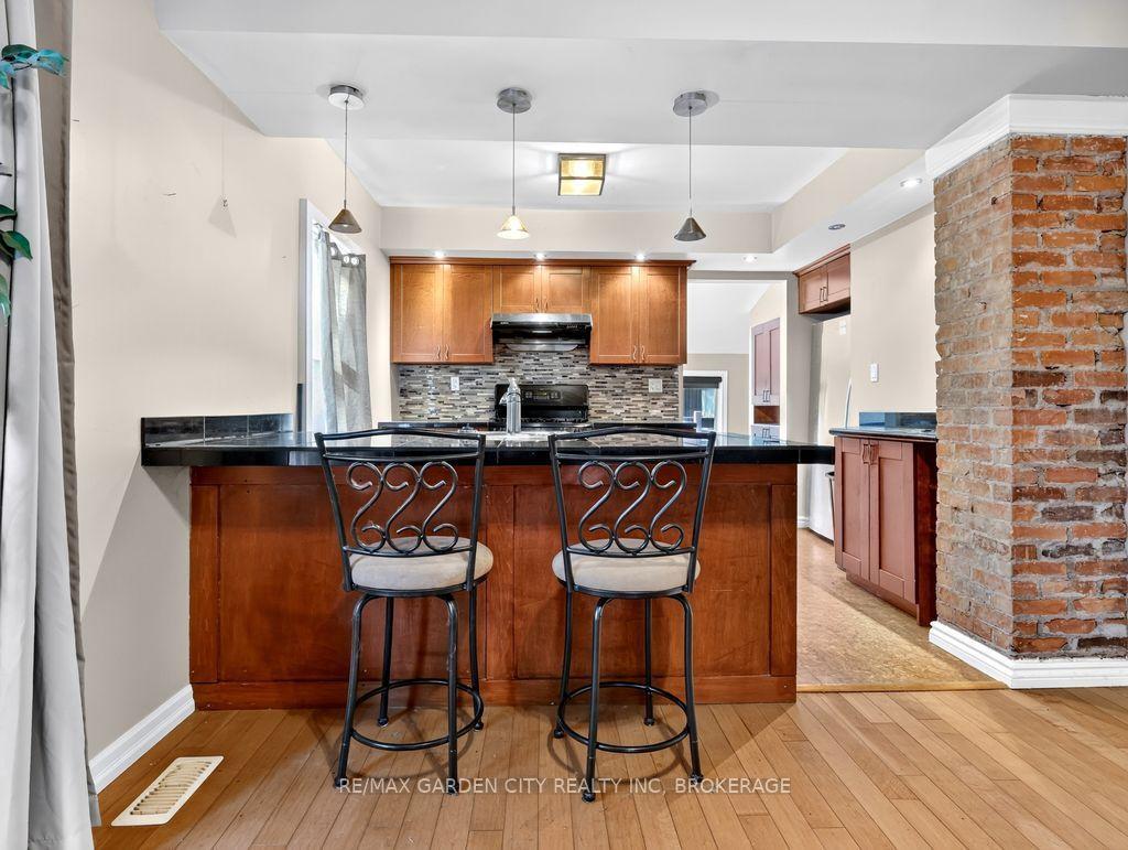 Photo 16 of 15 Rodman Street, St. Catharines, Downtown — HOMEH