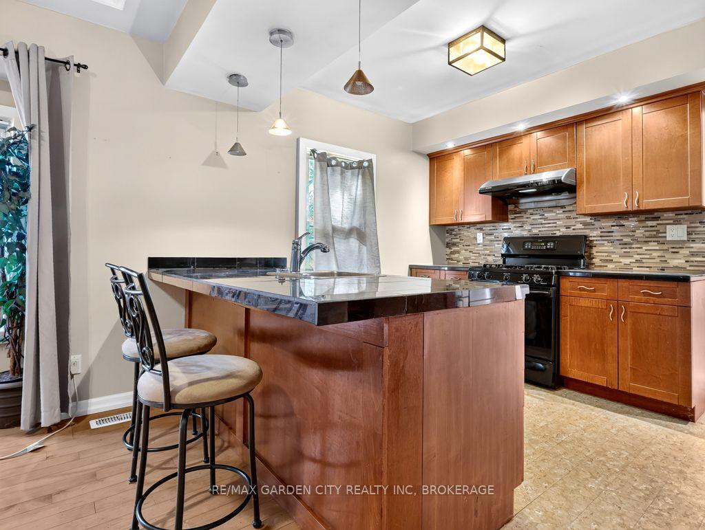 Photo 17 of 15 Rodman Street, St. Catharines, Downtown — HOMEH