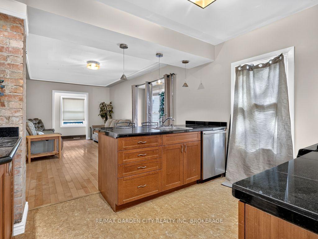 Photo 19 of 15 Rodman Street, St. Catharines, Downtown — HOMEH