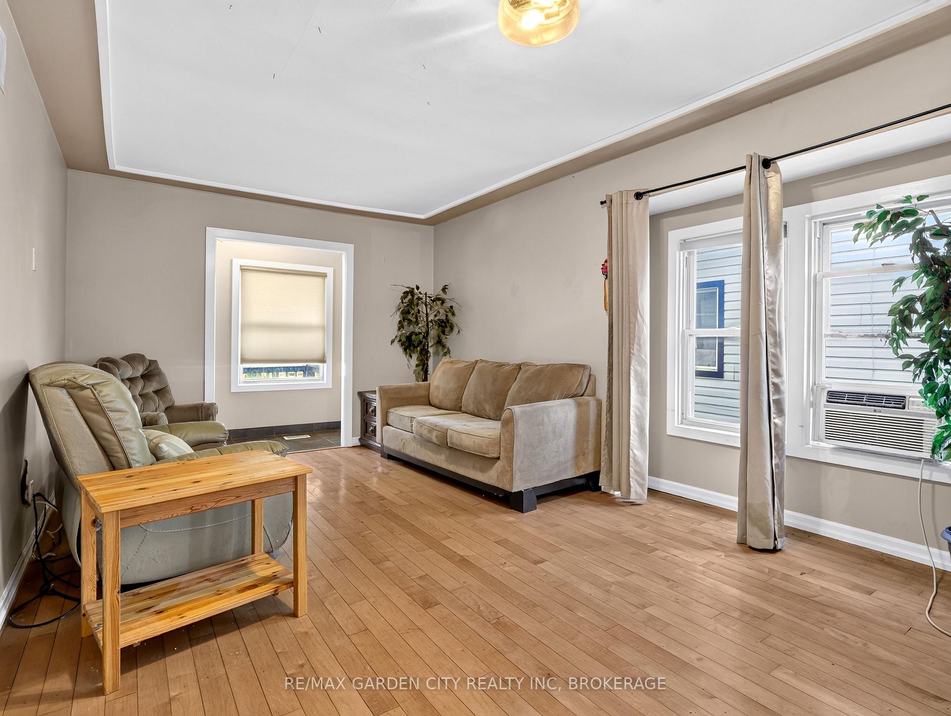 Photo 20 of 15 Rodman Street, St. Catharines, Downtown — HOMEH