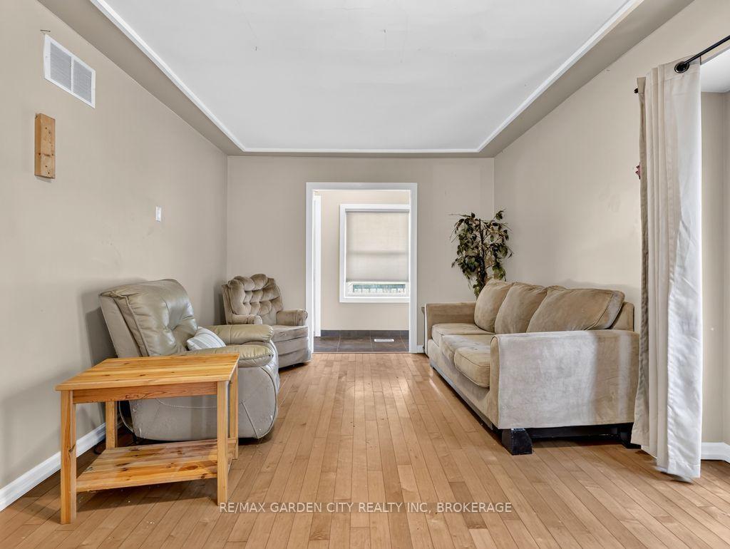 Photo 21 of 15 Rodman Street, St. Catharines, Downtown — HOMEH