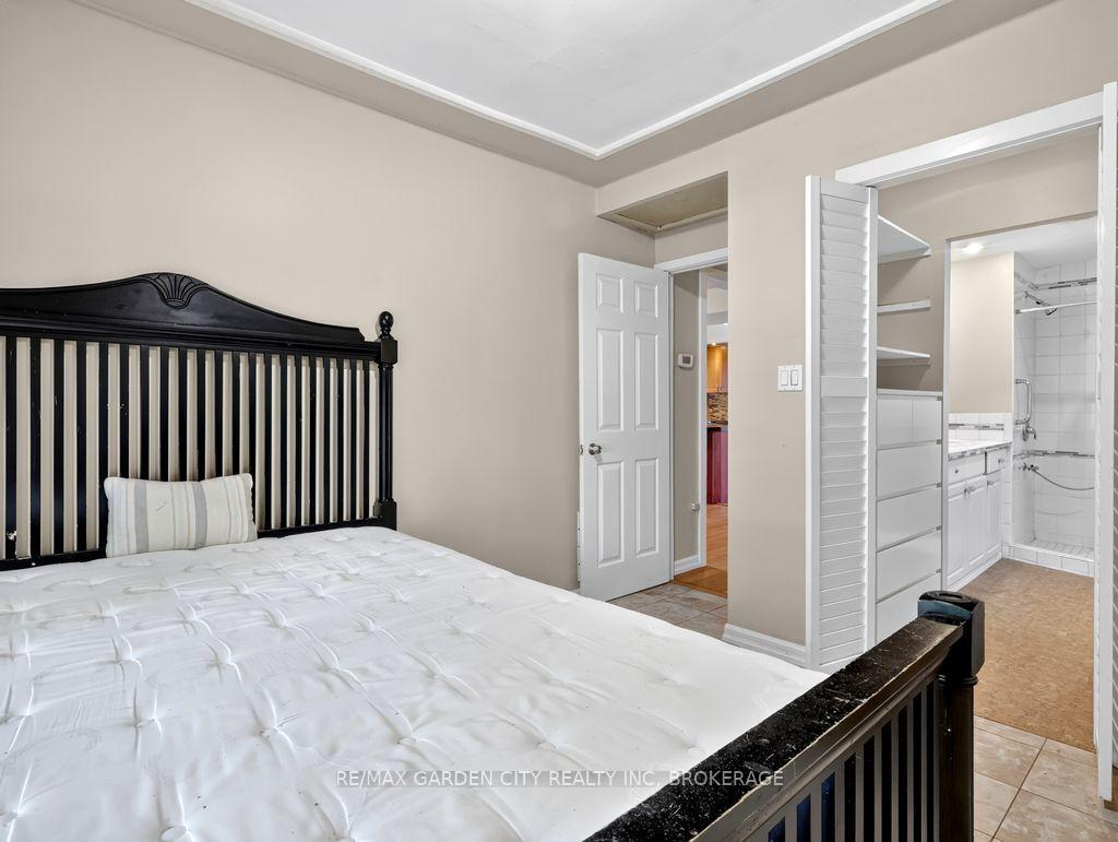 Photo 23 of 15 Rodman Street, St. Catharines, Downtown — HOMEH