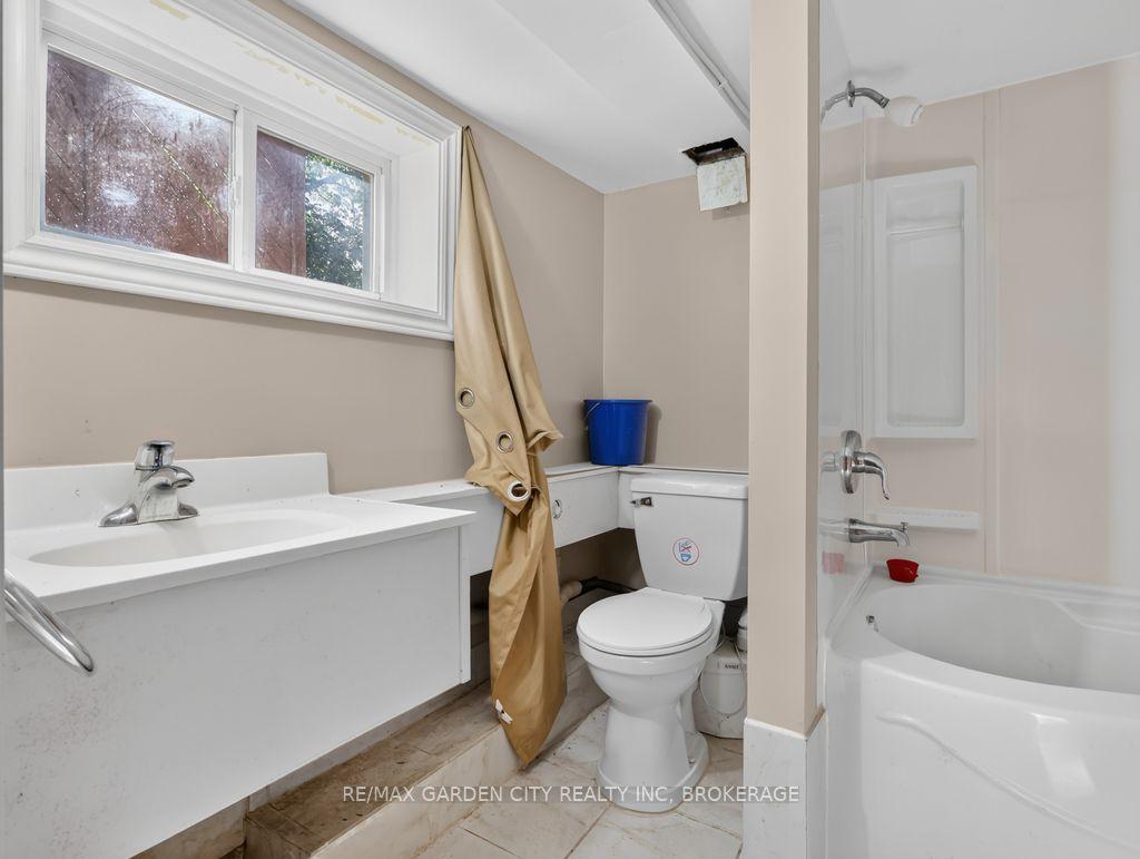 Photo 41 of 15 Rodman Street, St. Catharines, Downtown — HOMEH