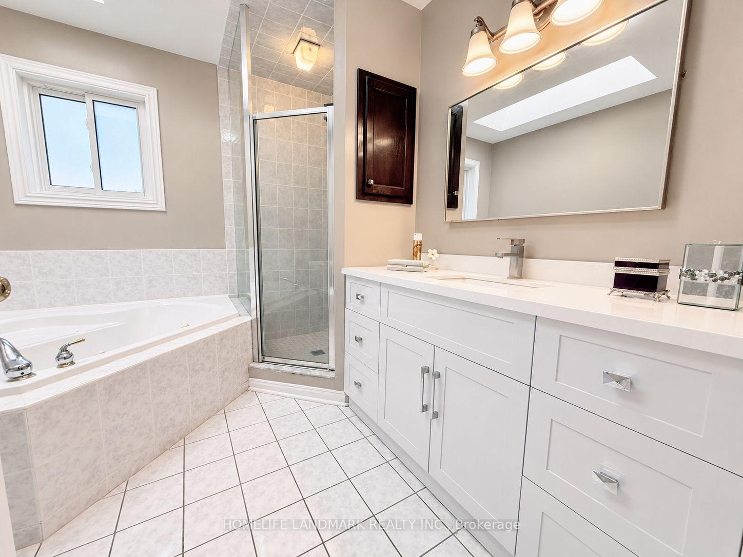 Photo 13 of 813 Stonehaven Avenue, Newmarket, Stonehaven-Wyndham — HOMEH