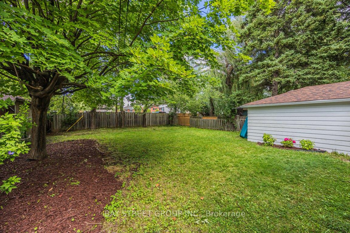 Photo 3 of Unit Lower Level, 12 Craigmore Crescent, North York, Willowdale East — HOMEH